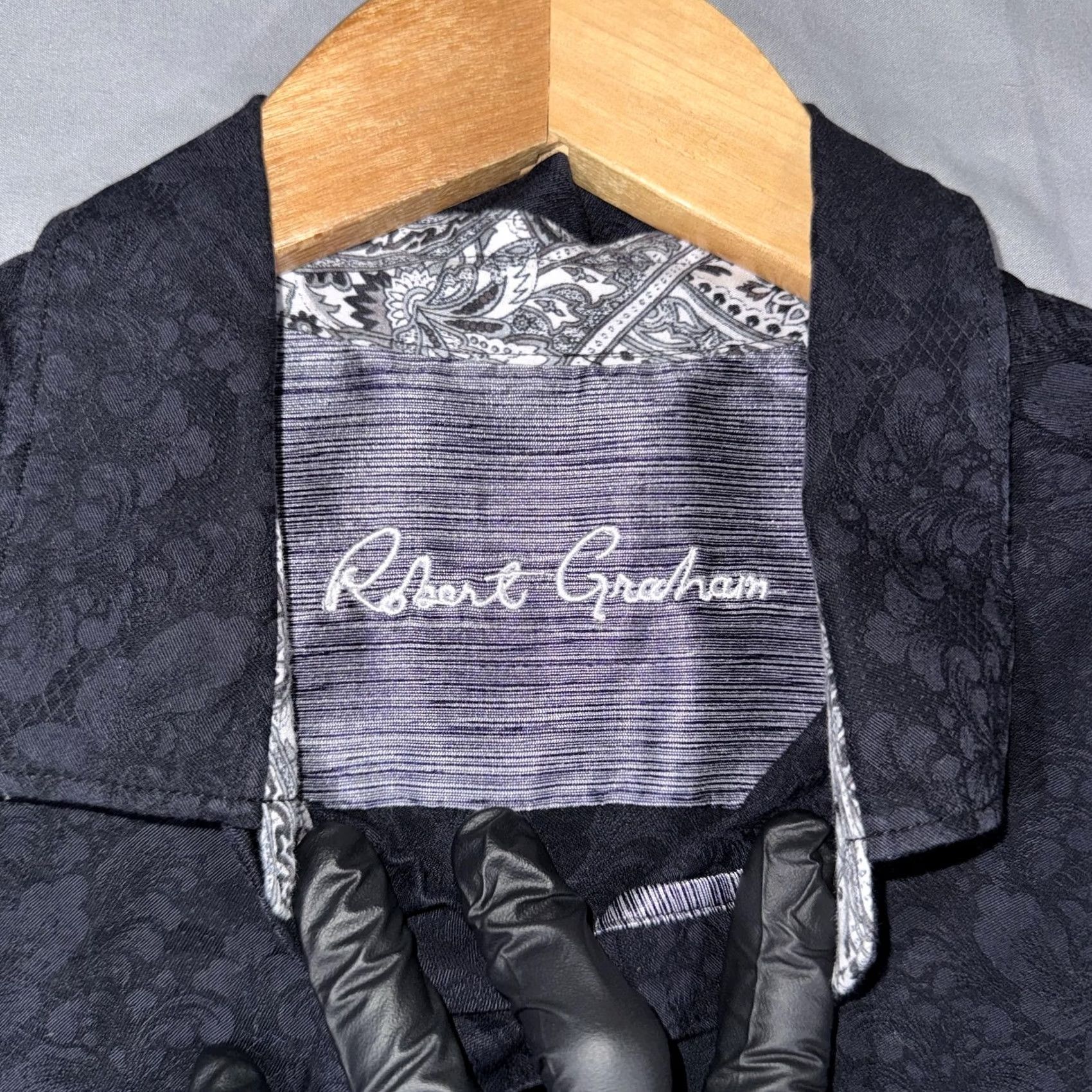 Robert Graham VINTAGE Robert Graham Shirt Mens XL Black Floral Jacquard Short Sleeve Button Front Size US XL / EU 56 / 4 - 3 Thumbnail