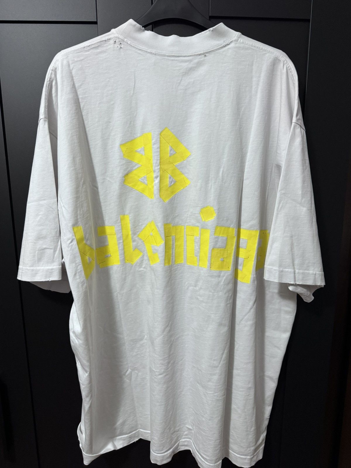 Balenciaga Balenciaga Tape Logo Oversized T-Shirt White Ibiza —BLUELLE🌊 Size US XXL / EU 58 / 5 - 2 Thumbnail