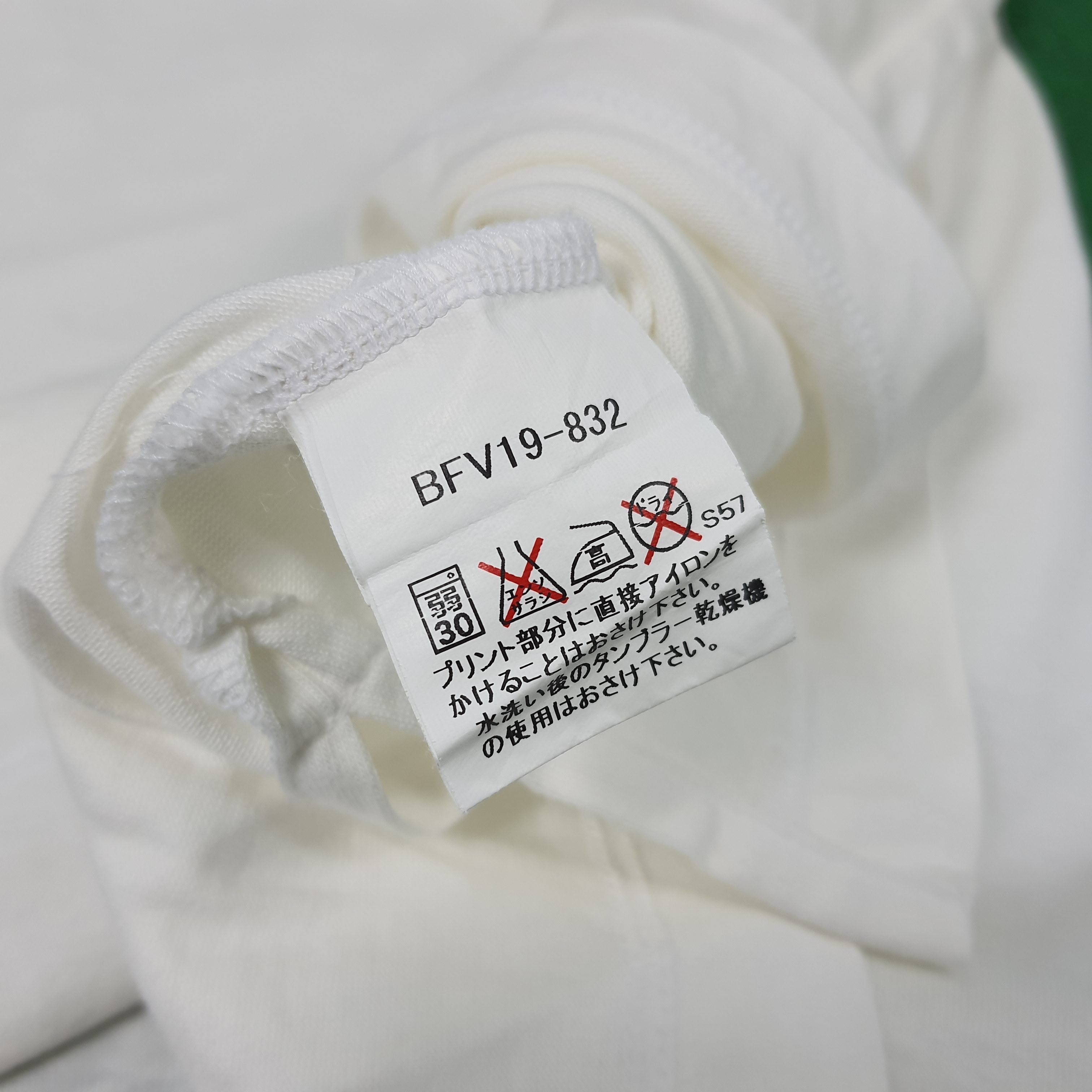 Burberry × Vintage Vintage Burberry Golf Nova Check Tshirt C173N48 Size US L / EU 52-54 / 3 - 6 Thumbnail