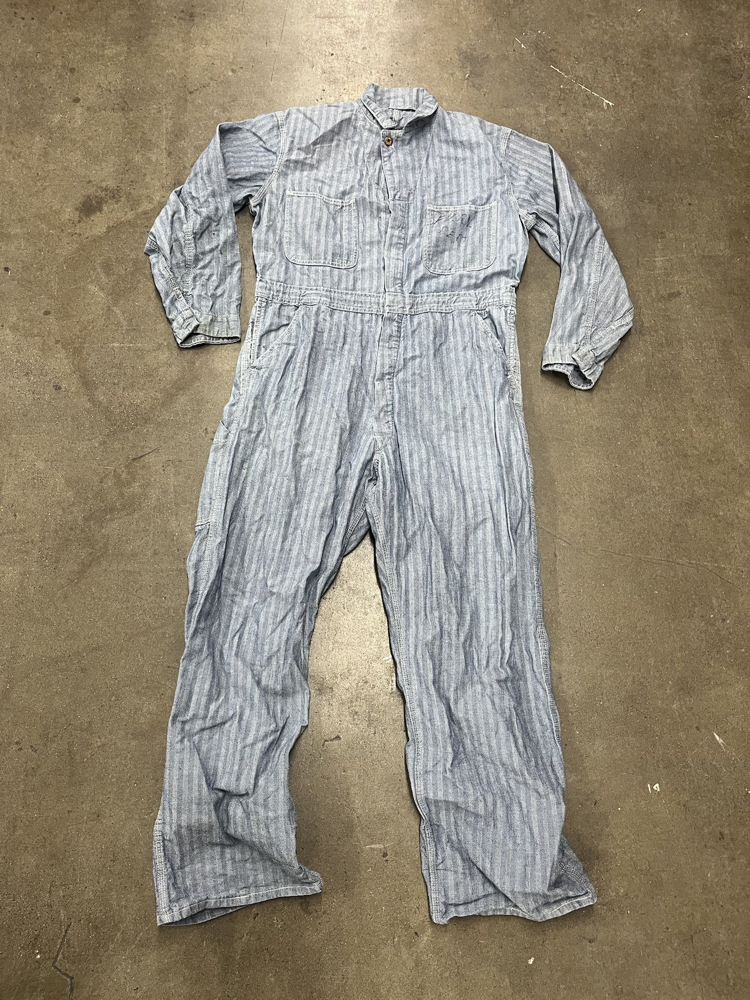 Carhartt × Vintage Vintage 1990s Universal Chicago HBT Mechanics Workwear Coverall Suit Size L Size US L / EU 52-54 / 3 - 1 Thumbnail