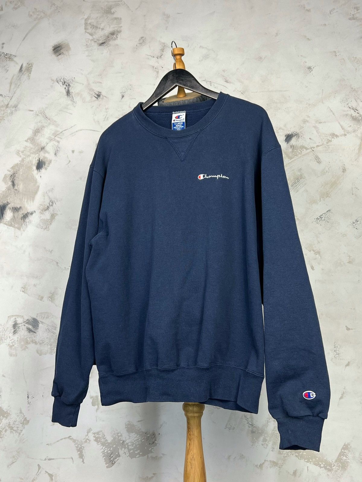 Champion Vintage Champion Crewneck Sweatshirt Size L - XL Size US XL / EU 56 / 4 - 1 Thumbnail