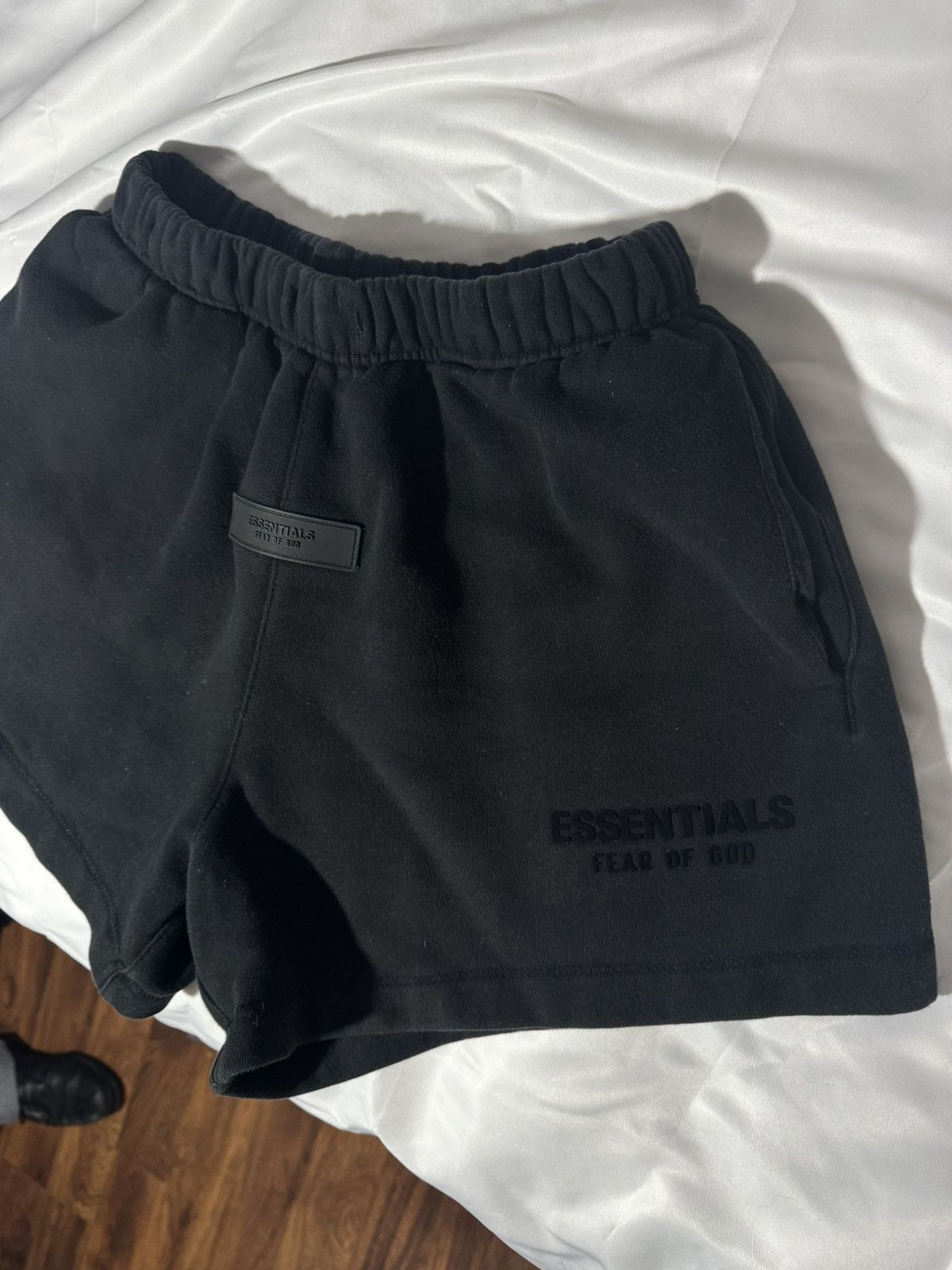 Essentials Fear Of God Black Sweat Shorts Size US 28 / EU 44 - 2 Thumbnail