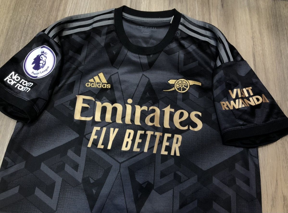 Adidas Arsenal 22/23 away shirt #18 Tomiyasu Size US M / EU 48-50 / 2 - 3 Thumbnail