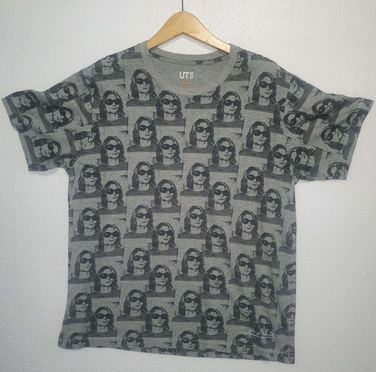 Uniqlo Uniqlo Nirvana Kurt Cobain Over Print Tshirt Size US L / EU 52-54 / 3 - 1 Thumbnail