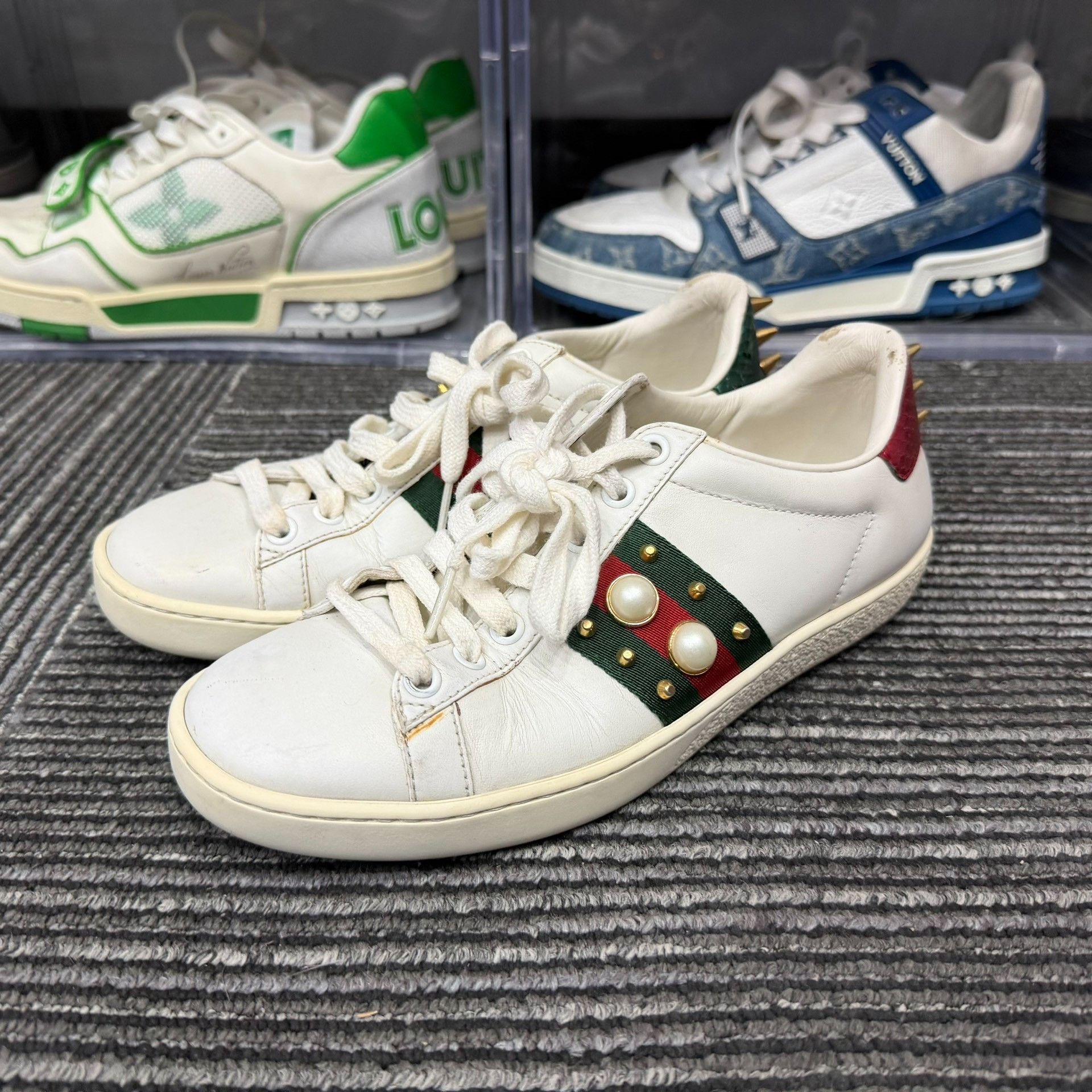 Gucci Gucci White Lowtop Sneakers us_6 Women Size US 6 / IT 36 - 1 Thumbnail
