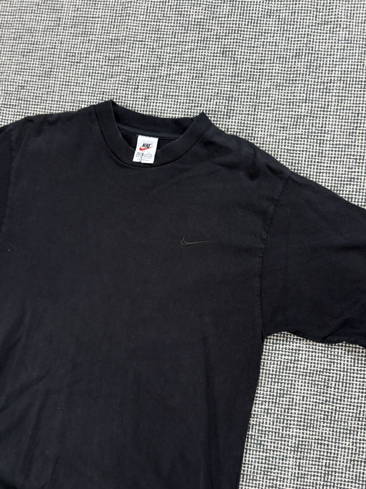 Nike 90s Nike vintage blank small swoosh basic t-shirt Size US S / EU 44-46 / 1 - 1 Thumbnail