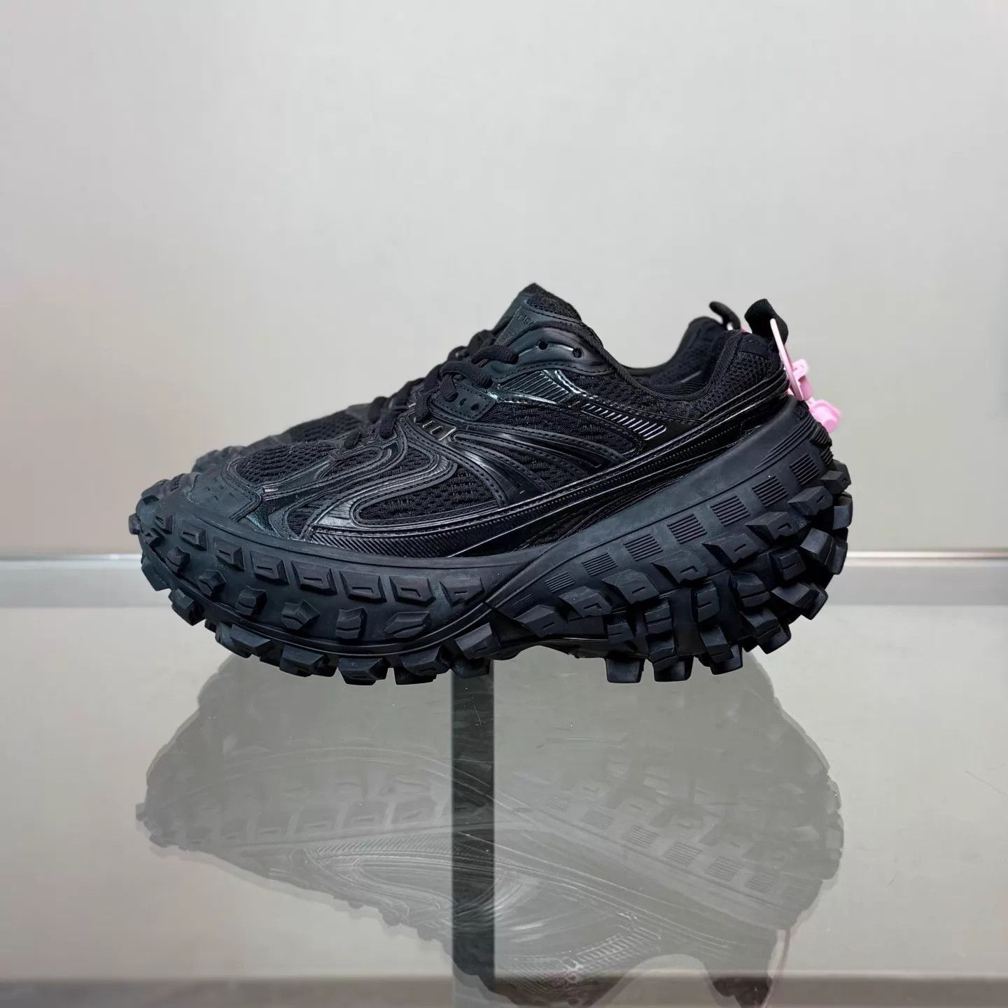 Balenciaga Balenciaga Defender Black Vintage Tire Shoes 38 99 Box & Acc Size US 8 / IT 38 - 2 Thumbnail
