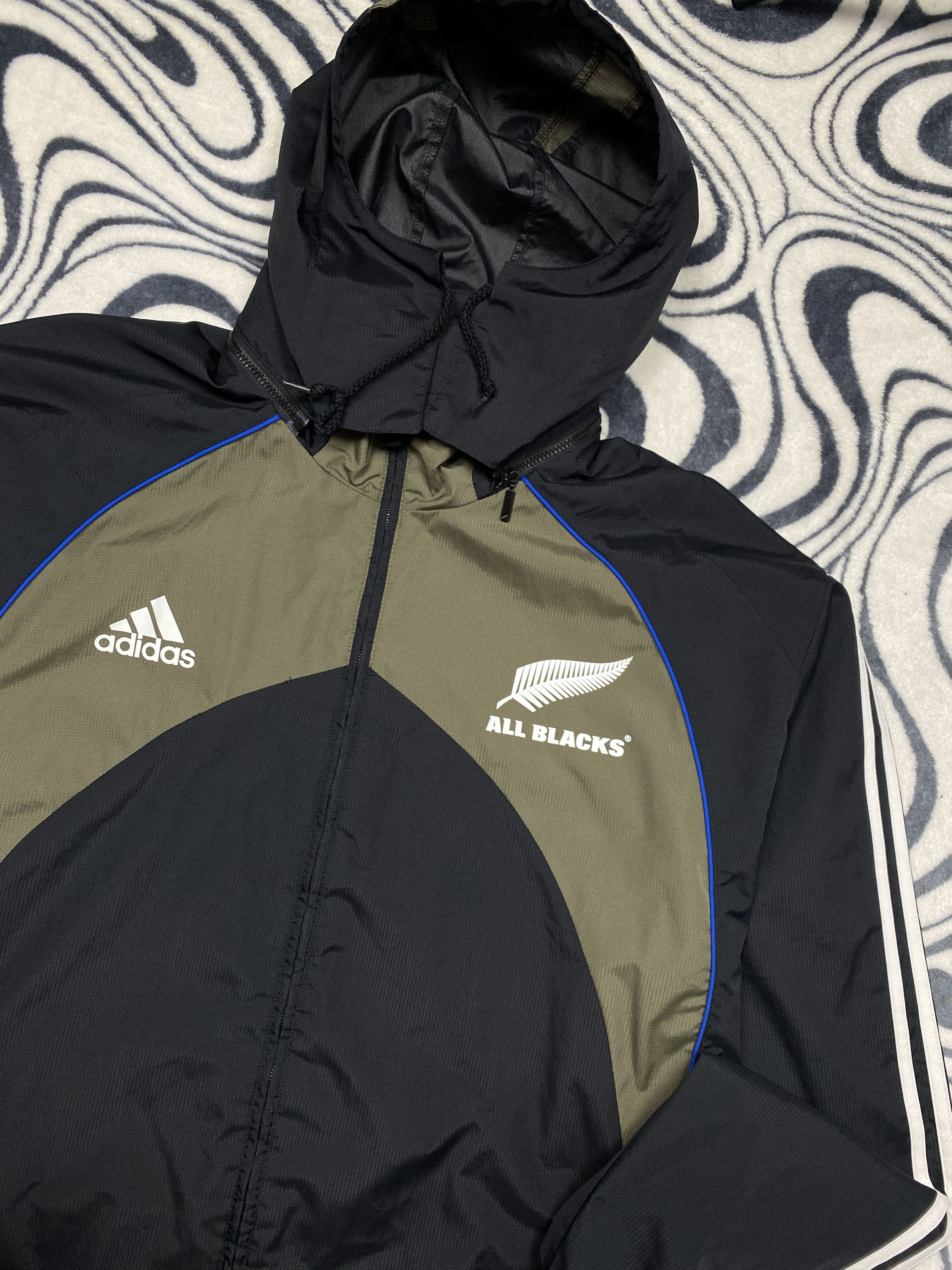 Adidas Adidas All Black Vintage Rugby Mens Windbreaker Jacket Size US XL / EU 56 / 4 - 2 Thumbnail