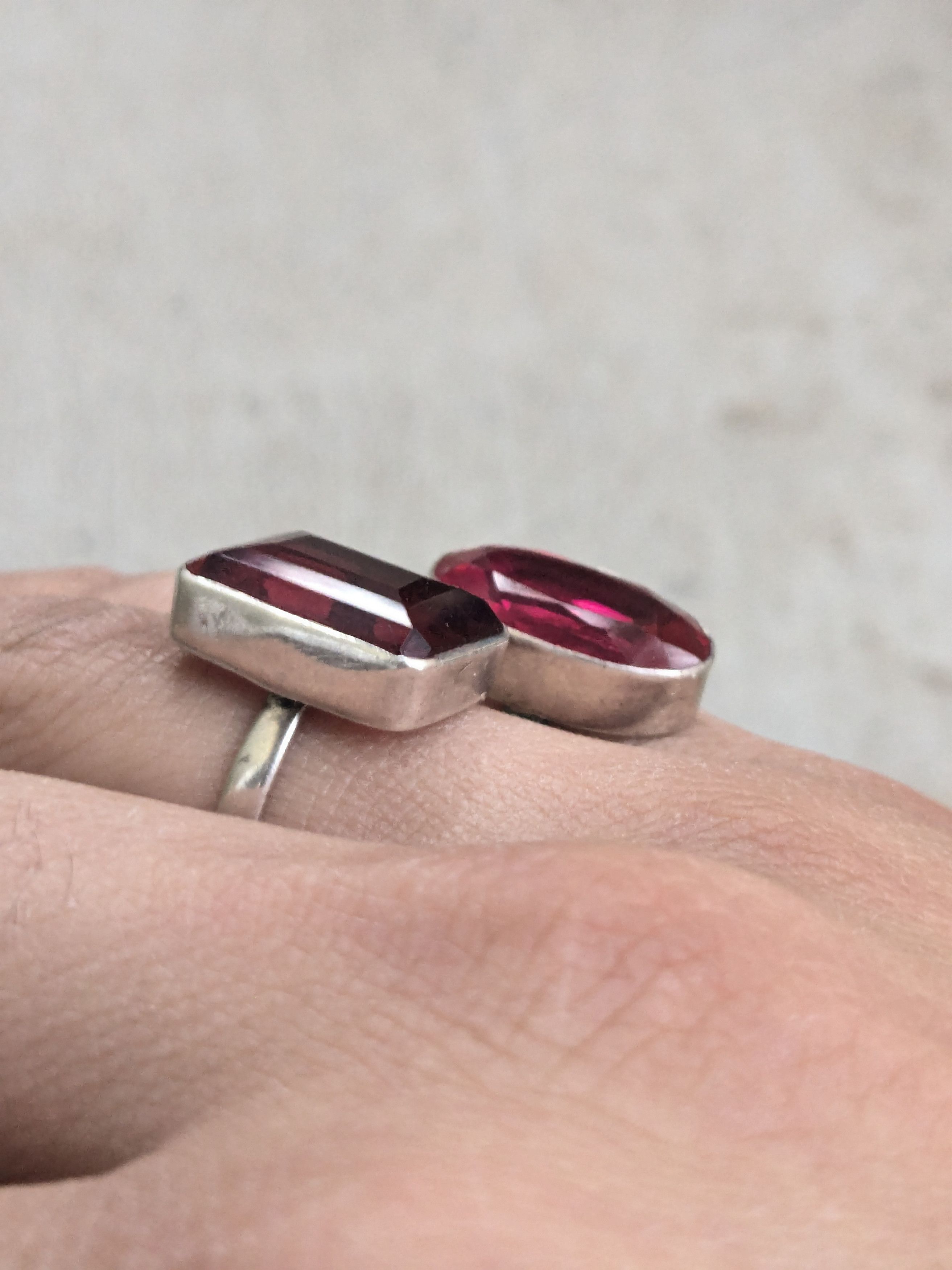 Jewelry × Vintage Vintage Sterling Silver Ring Red Glass 6.5 8.5 Rectangle Size ONE SIZE - 11 Thumbnail