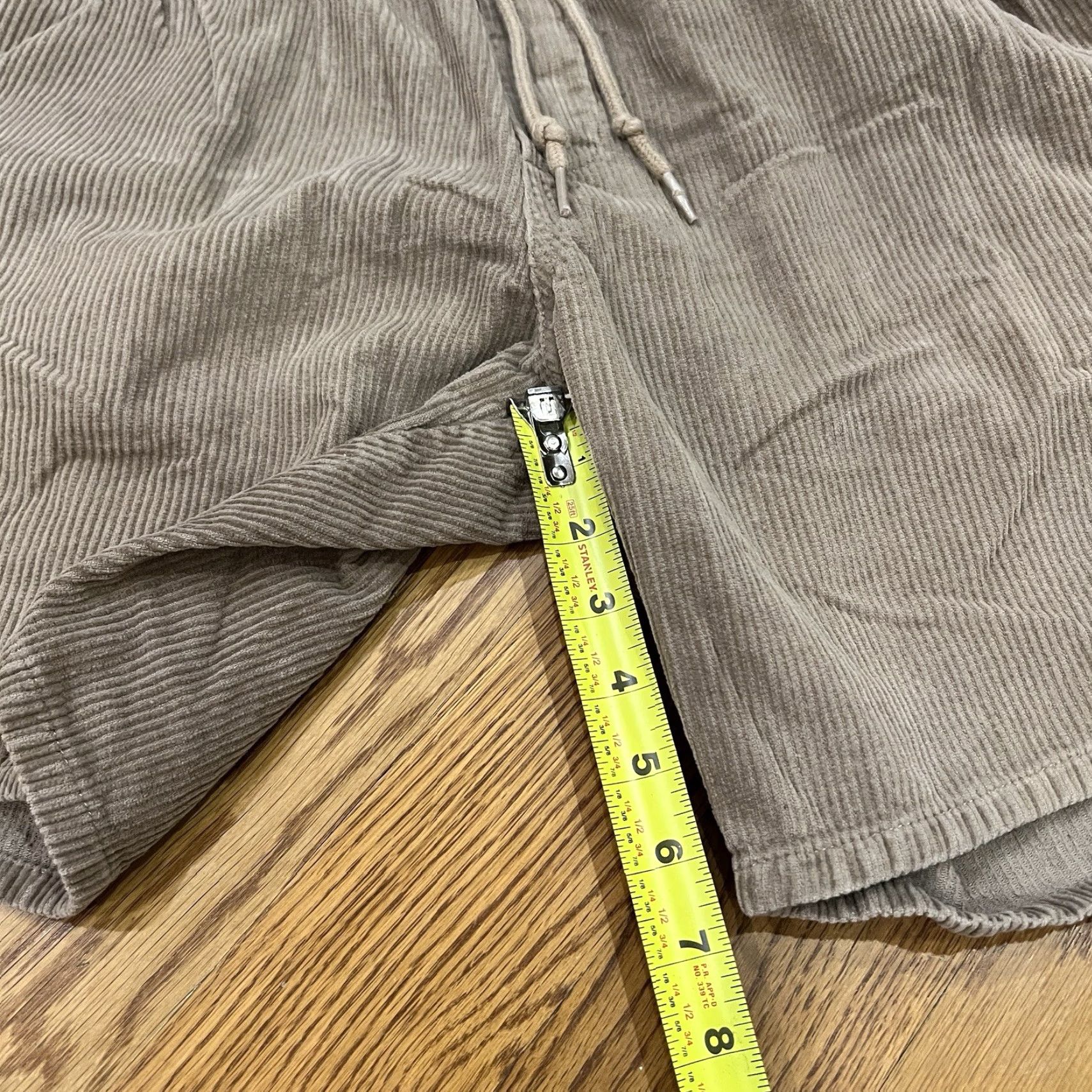 Obey OBEY Corduroy Shorts Bermuda Men Large Inseam 7 Beige 100% Cotton Drawstring Relaxed Beach 80s Mens Size US 33 - 7 Thumbnail