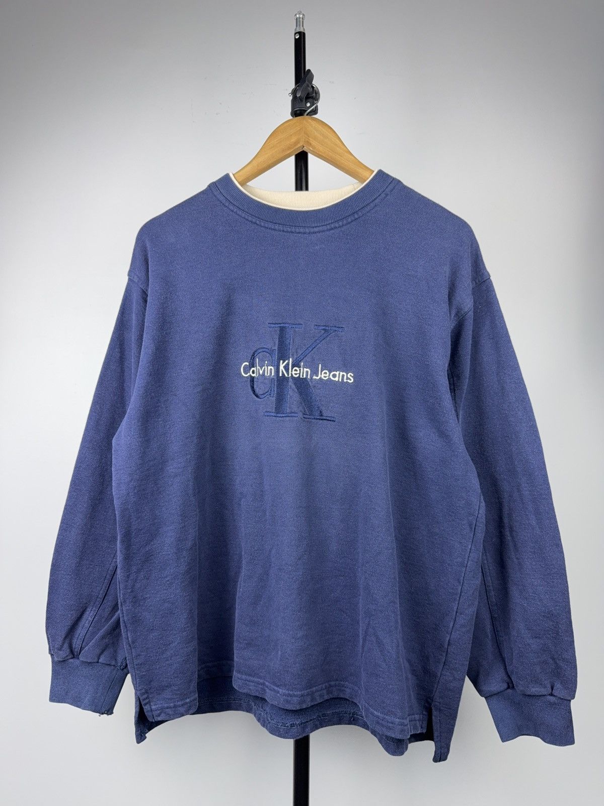 Calvin Klein Vintage 90s Calvin Klein Jeans Embroidered Logo Sweatshirt Size US L / EU 52-54 / 3 - 1 Thumbnail