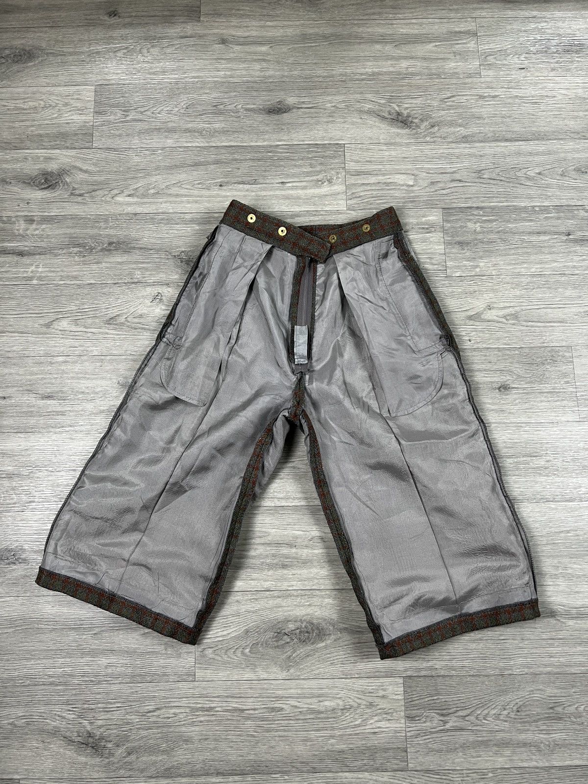 Celine Rare Celine vintage wool tweed shorts FR 10 (M) Women’s Size 28" / US 6 / IT 42 - 13 Thumbnail