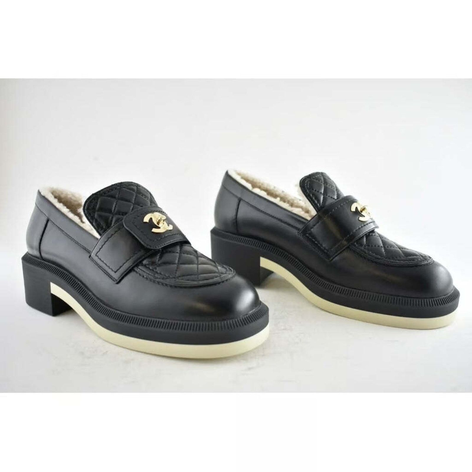 Chanel 21B Quilted Turnlock CC Shearling Fur Mule Flat Loafer 42 Size US 12 / IT 42 - 2 Thumbnail