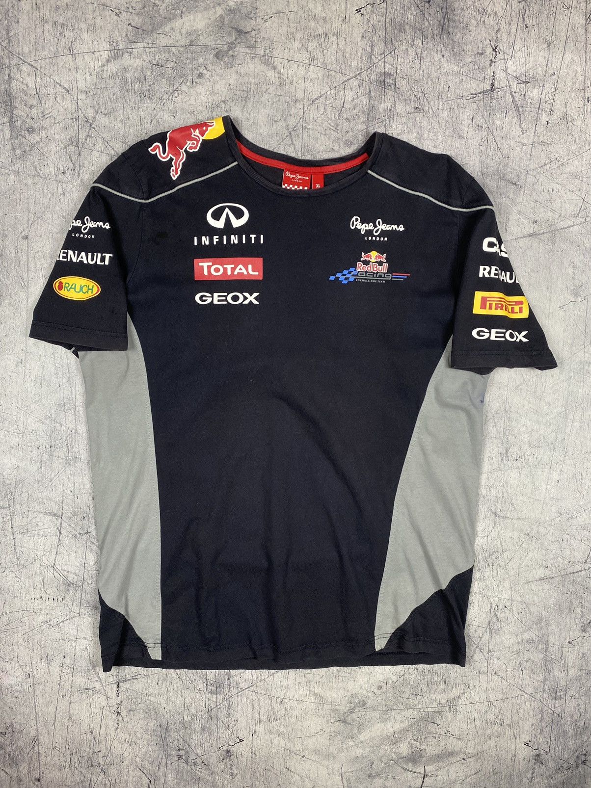 Pepe Jeans × Red Bull Pepe Jeans Red Bull Racing Infinity Pirelli Tee T Shirt Size US XL / EU 56 / 4 - 2 Thumbnail