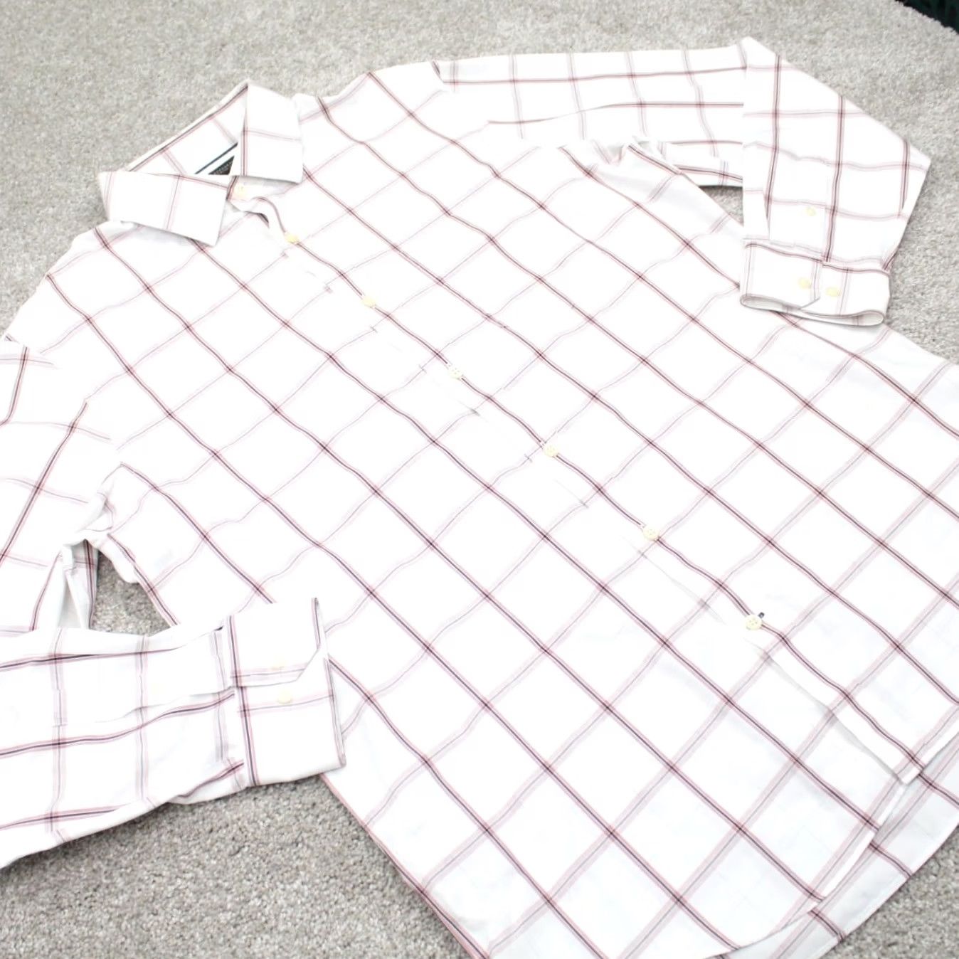 Banana Republic Banana Republic Shirt Mens Large 16-16 1/2 White Red Non-Iron Classic Fit L/S Formal Casual Workwear Men Size US L / EU 52-54 / 3 - 6 Thumbnail