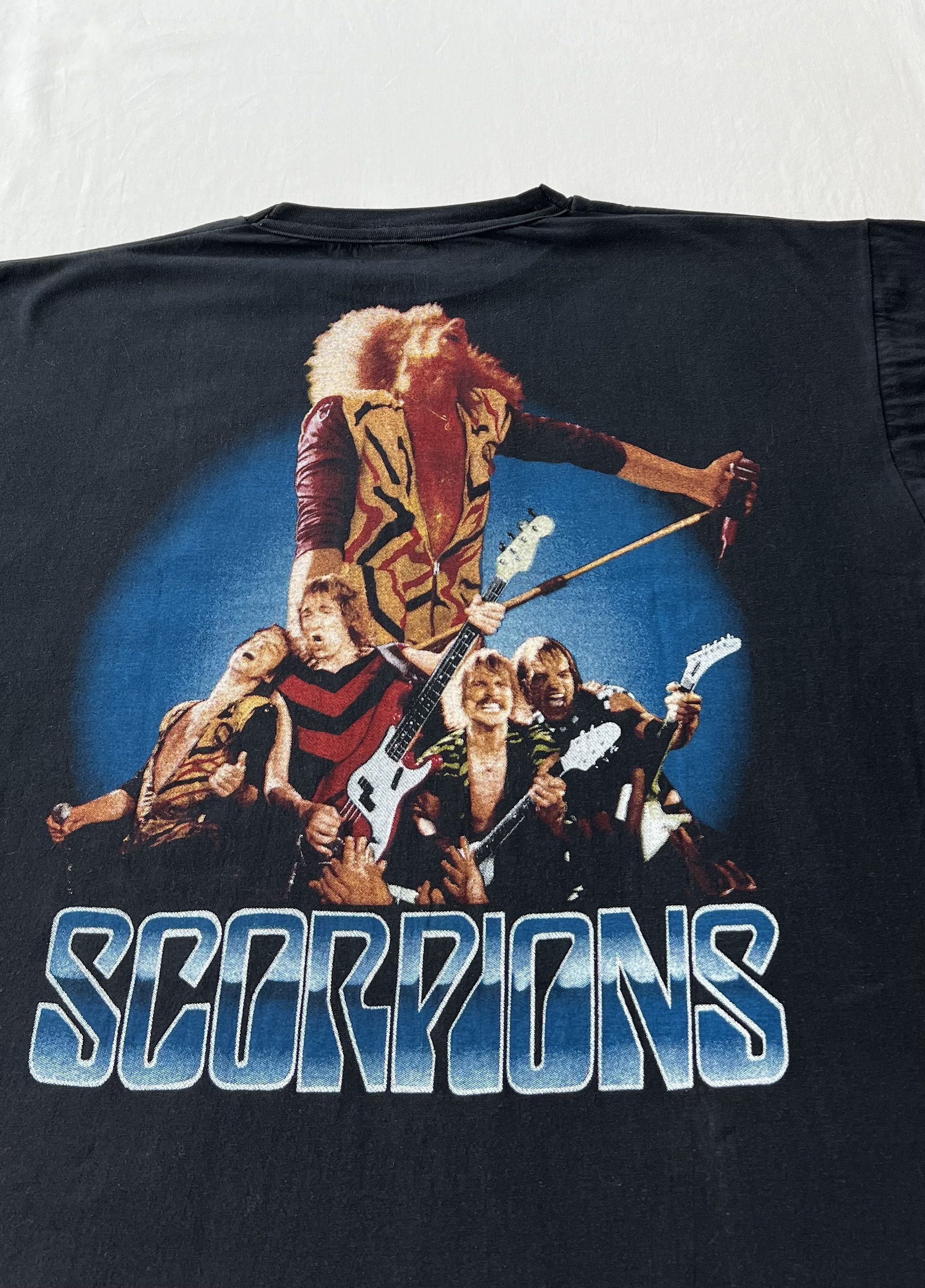 Band Tees Vintage 90s Scorpions Rock Band Black T-shirt Size US L / EU 52-54 / 3 - 17 Thumbnail
