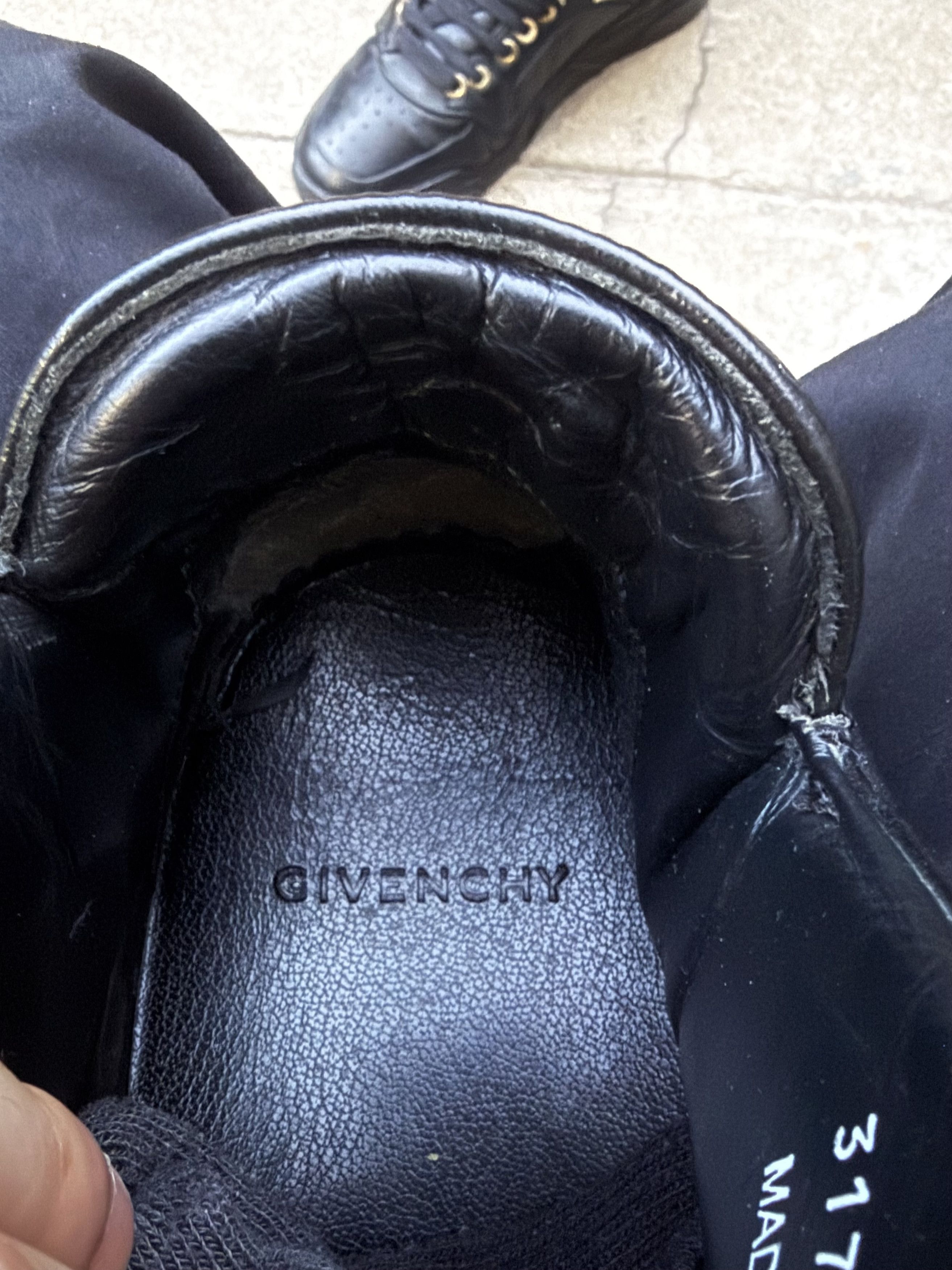 Givenchy Givenchy Triple Black Star Studded Tyson Sneakers Size US 10 / EU 43 - 9 Thumbnail