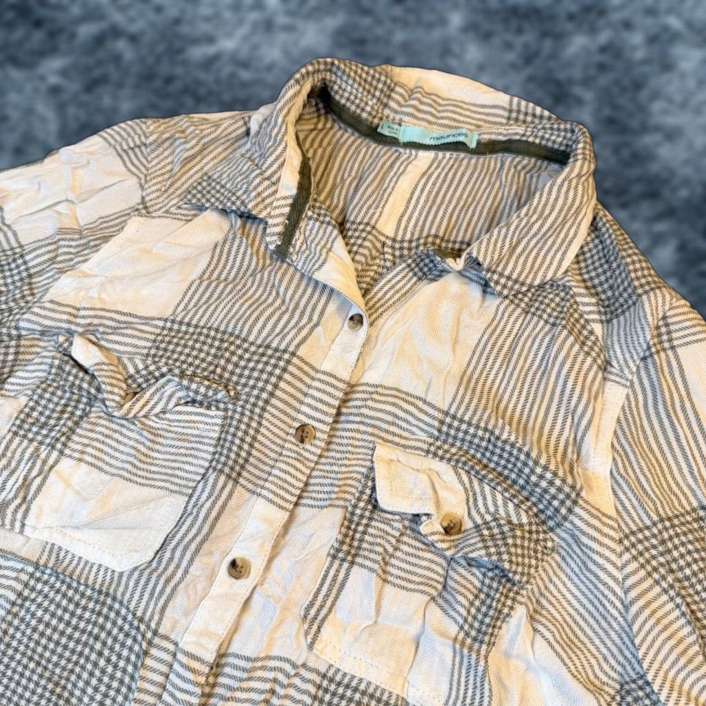 Vintage Maurices Plaid Button-Down Shirt Womens Large White Green Roll Tab Sleeve Casual Pockets Button-Up Rayon Classic Preppy Knit? Size L / US 10 / IT 46 - 1 Thumbnail