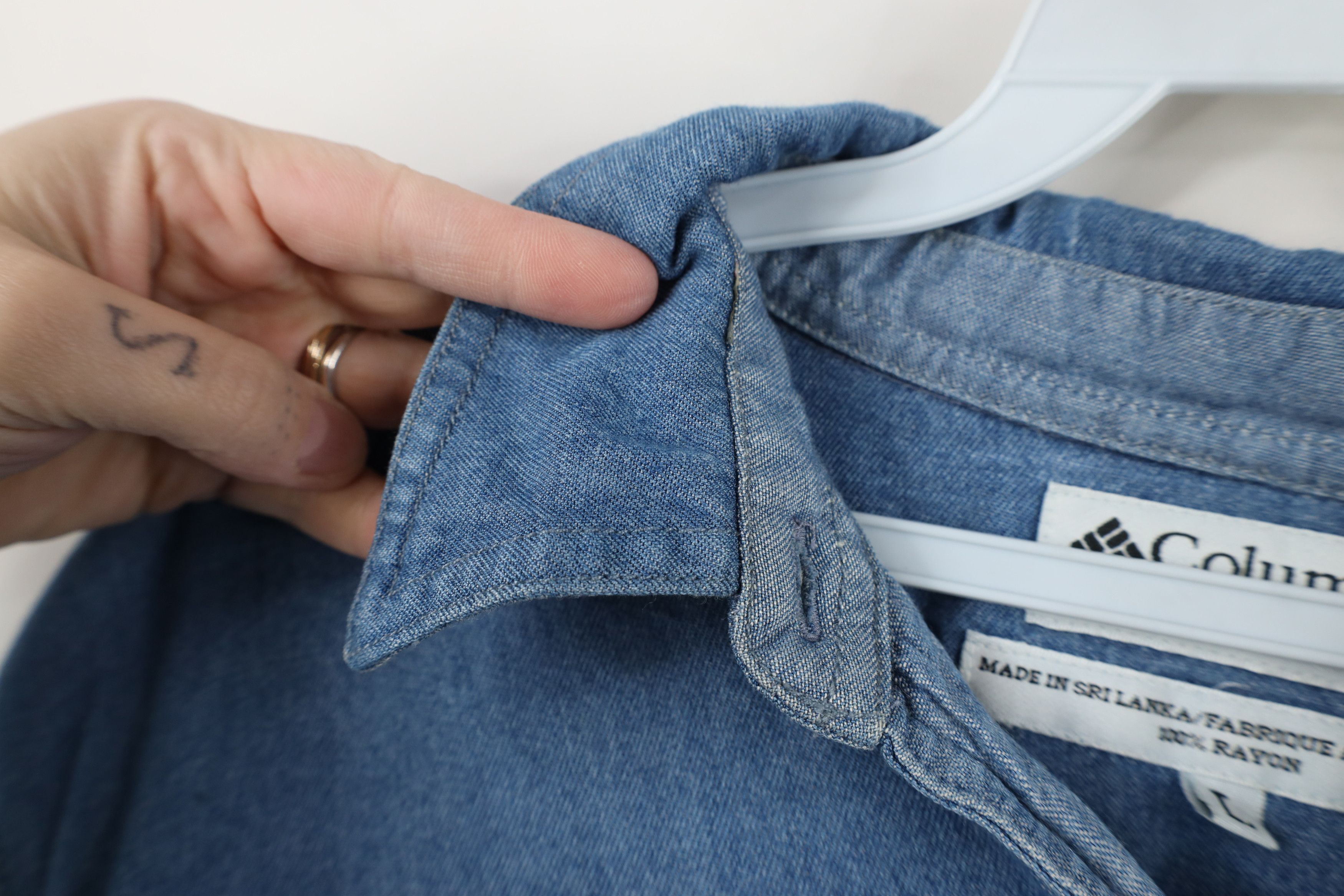 Columbia × Vintage Deadstock Vintage 90s Columbia Collared Button Shirt Blue Size L / US 10 / IT 46 - 12 Thumbnail