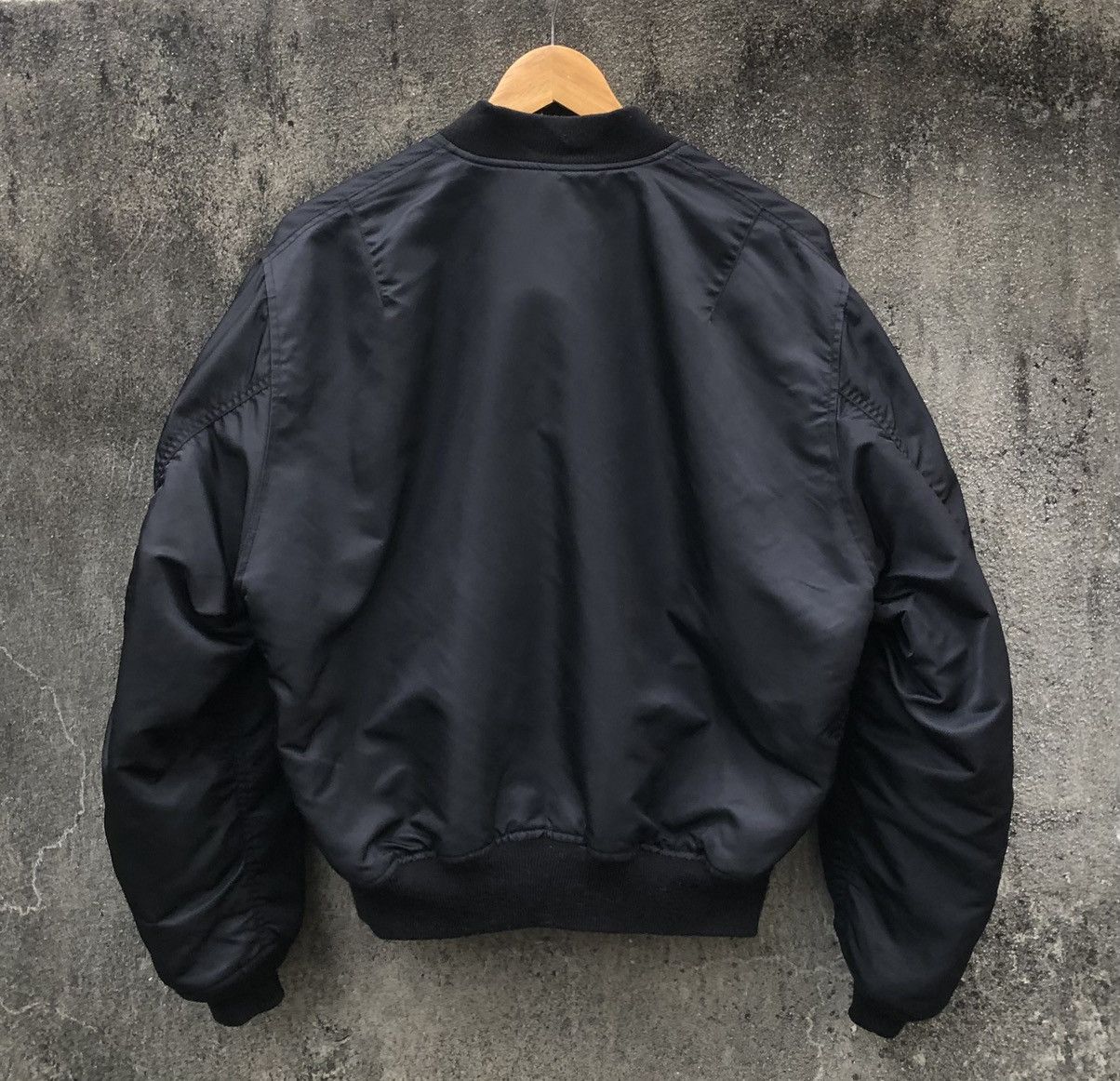 Vintage Vintage 90s Black Ma-1 Bomber Jacket By Uniqlo Size US M / EU 48-50 / 2 - 2 Thumbnail