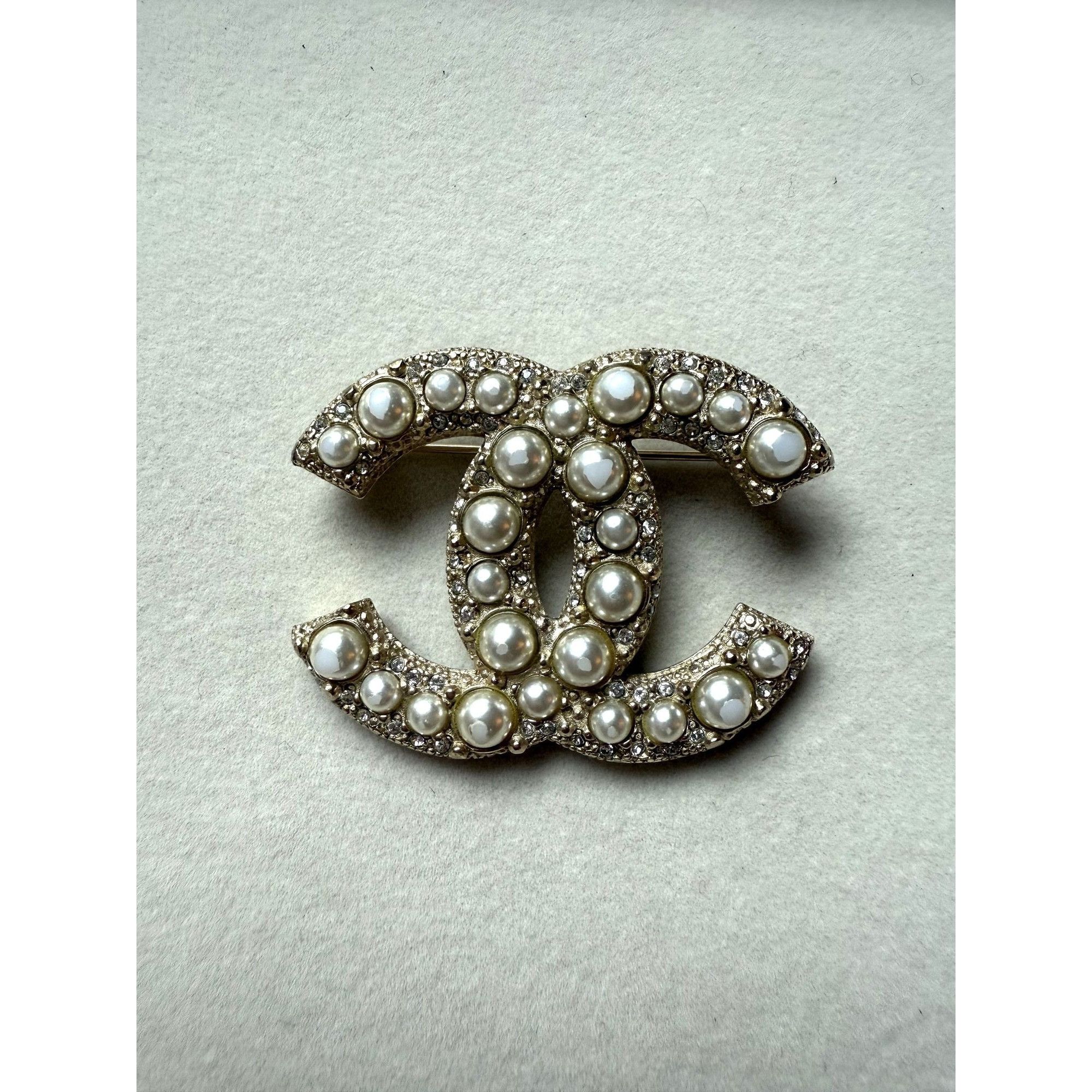 Chanel Chanel Gold-Tone CC Logo Brooch With Faux Pearls & Crystals Size ONE SIZE - 1 Thumbnail