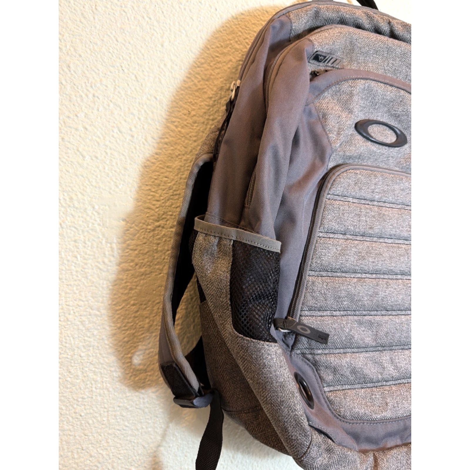 Oakley Oakley Backpack 5 Speed Pack Gray Travel Commute School Work Men 19x12.5x7 Polyester Backpack Size ONE SIZE - 3 Thumbnail