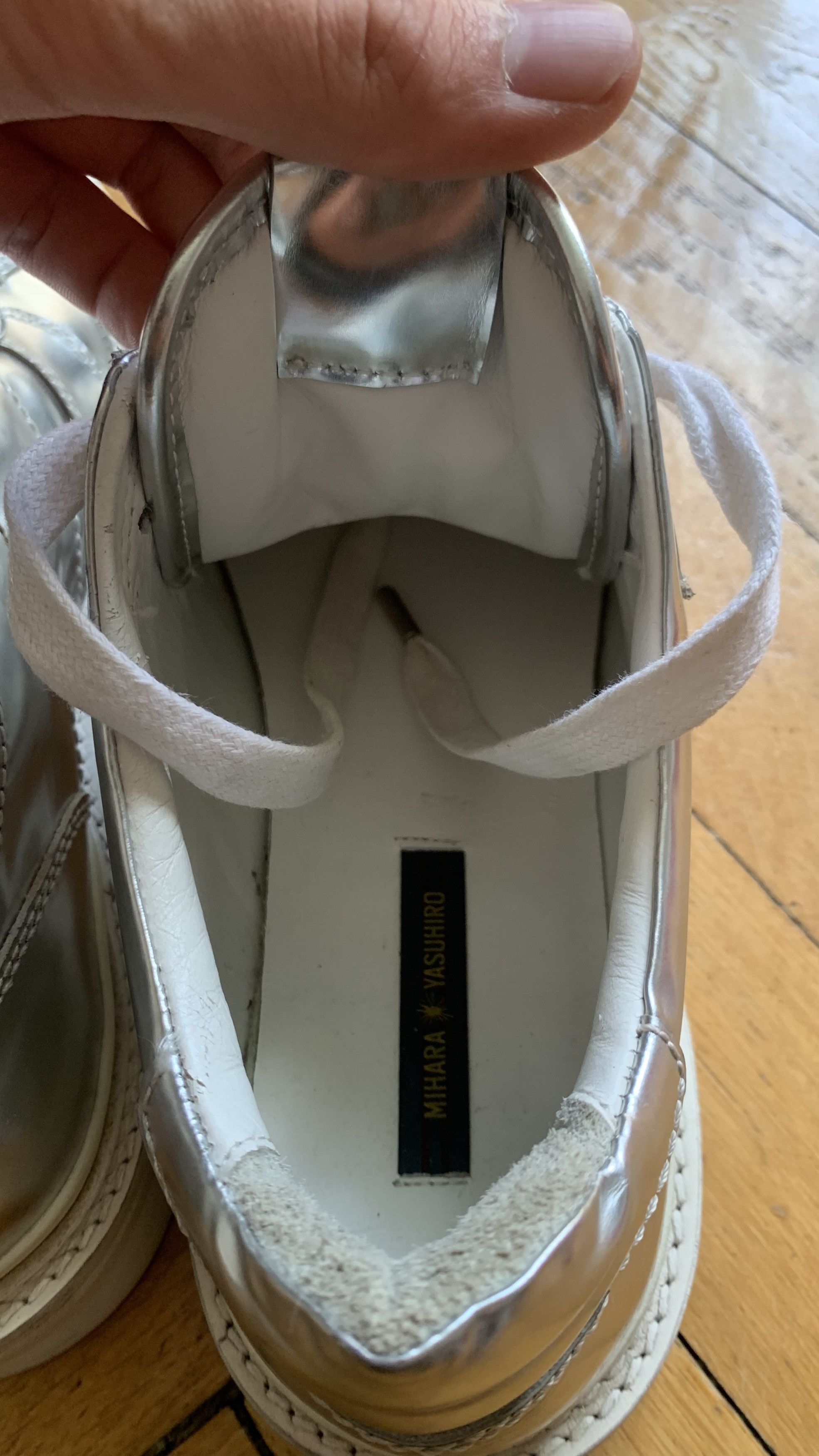 Maison MIHARA YASUHIRO Maison Mihara Yasuhiro Silver Sneakers Size US 10.5 / EU 43-44 - 9 Thumbnail