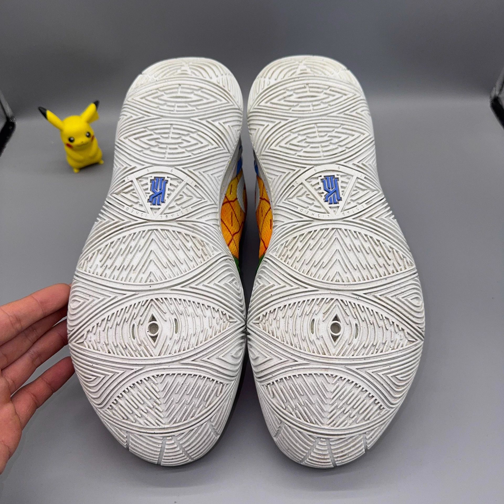 Nike Nike Kyrie 5 SpongeBob Pineapple White Orange 44.5 Size US 11.5 / EU 44-45 - 4 Thumbnail