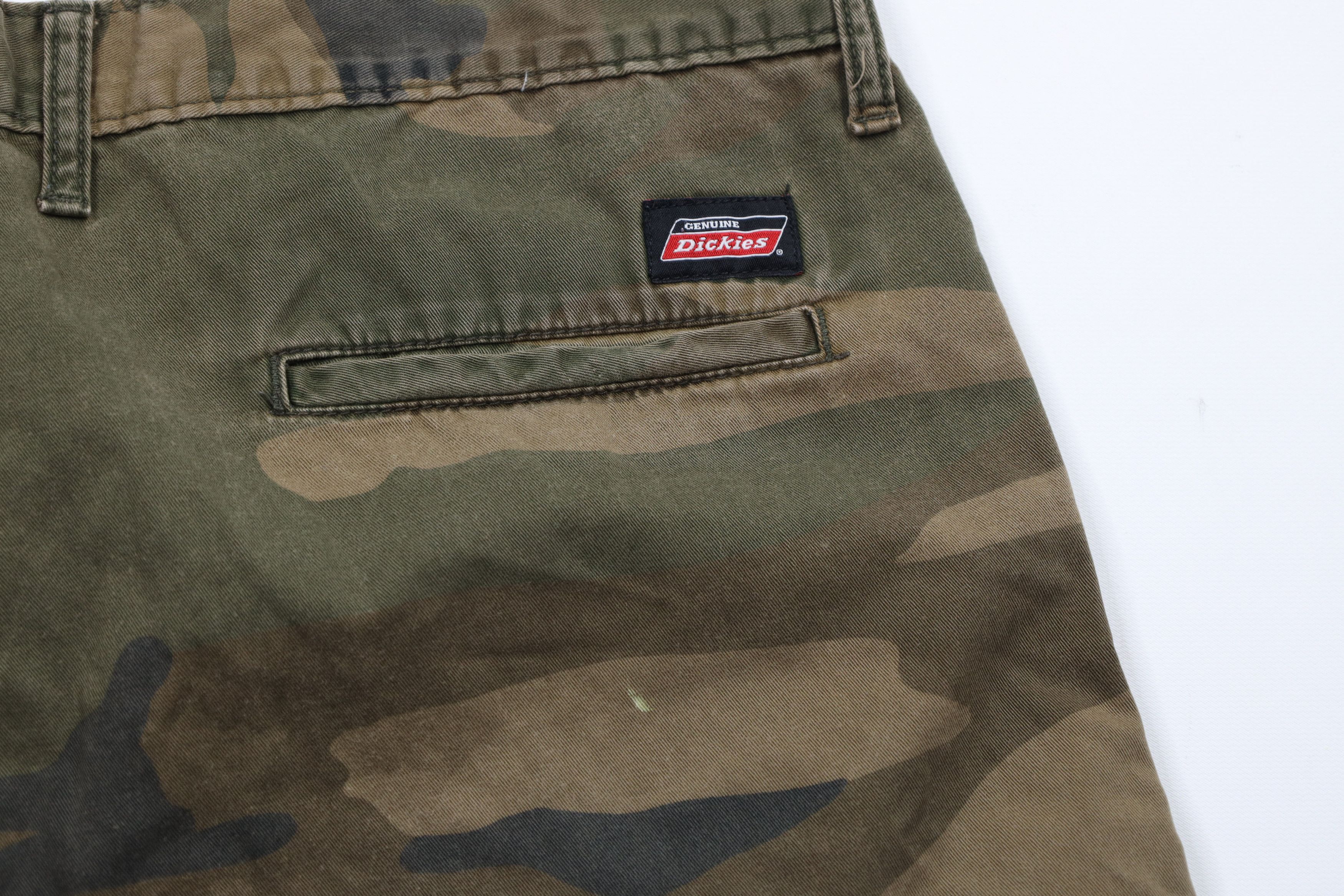 Dickies × Vintage Vintage Dickies Spell Out Camouflage Chino Shorts Cotton Size US 36 / EU 52 - 10 Thumbnail