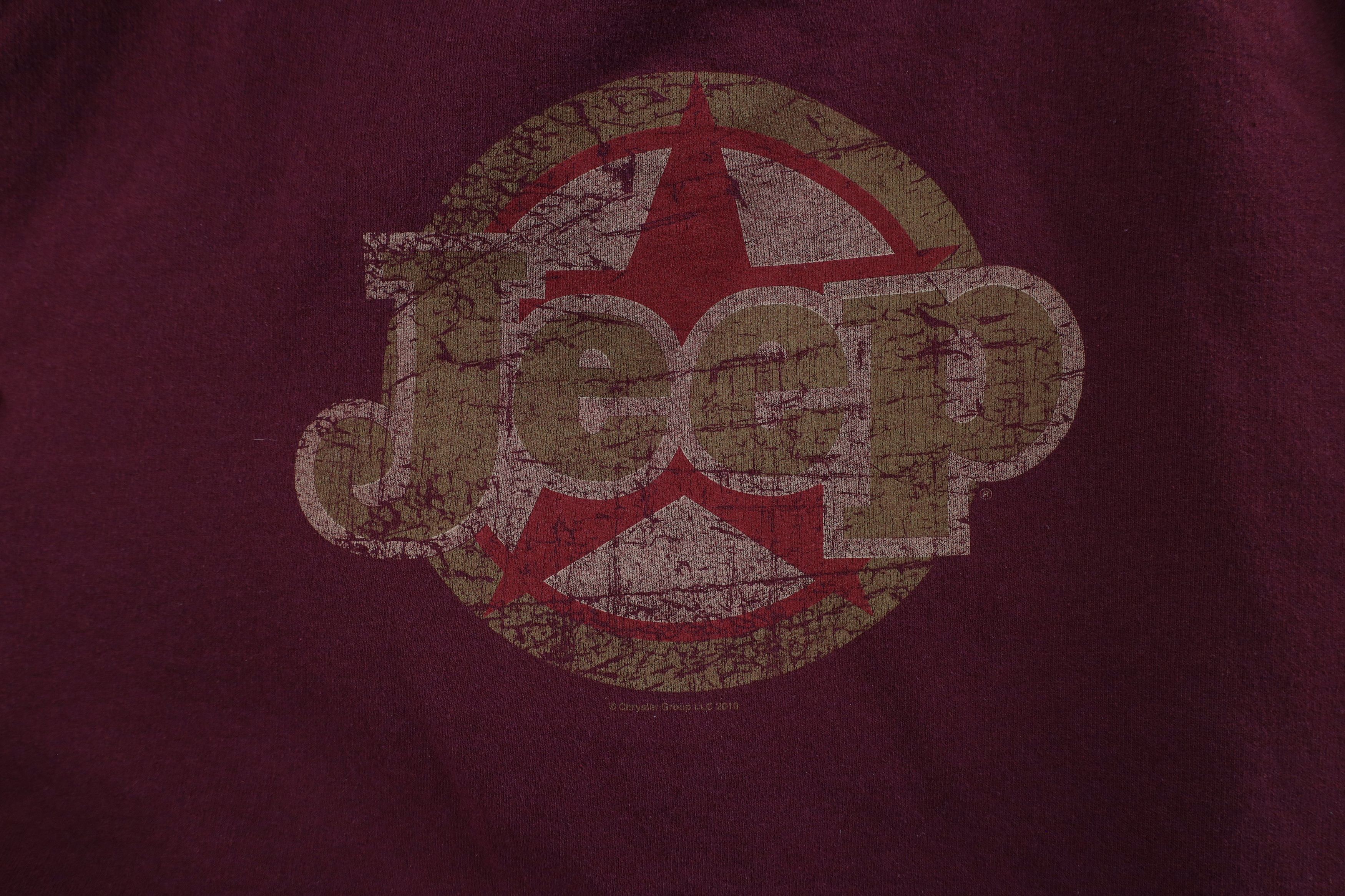 Vintage Vintage Y2K Jeep Motors Spell Out Hoodie Sweatshirt Maroon Size US M / EU 48-50 / 2 - 7 Thumbnail
