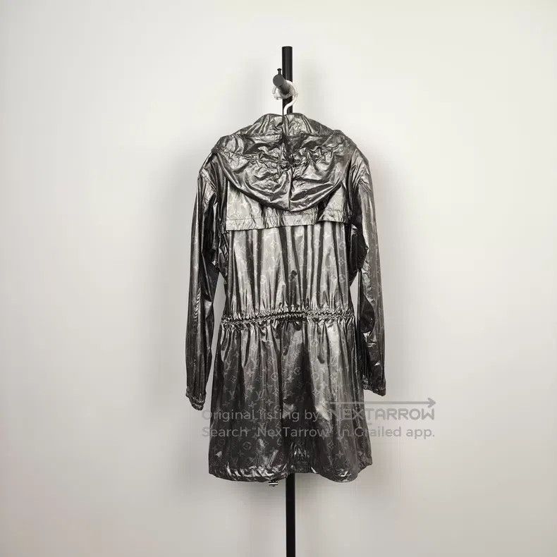 Louis Vuitton Louis Vuitton Silver Coated Old Flower Windbreaker coat Size XS / US 0-2 / IT 36-38 - 2 Thumbnail