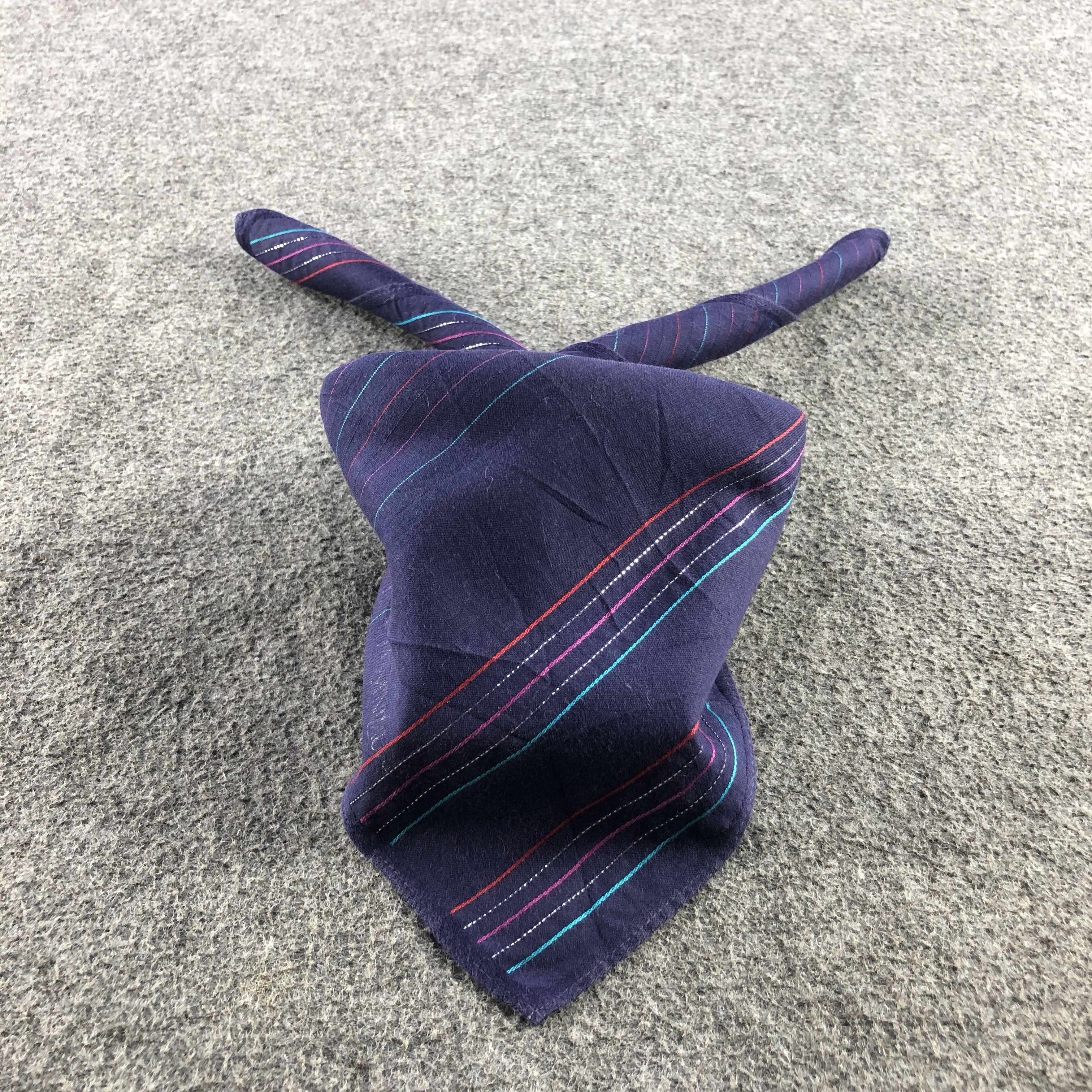 Yves Saint Laurent Yves Saint Laurent Handkerchief Neckerchief Bandana H2400 Size ONE SIZE - 1 Thumbnail