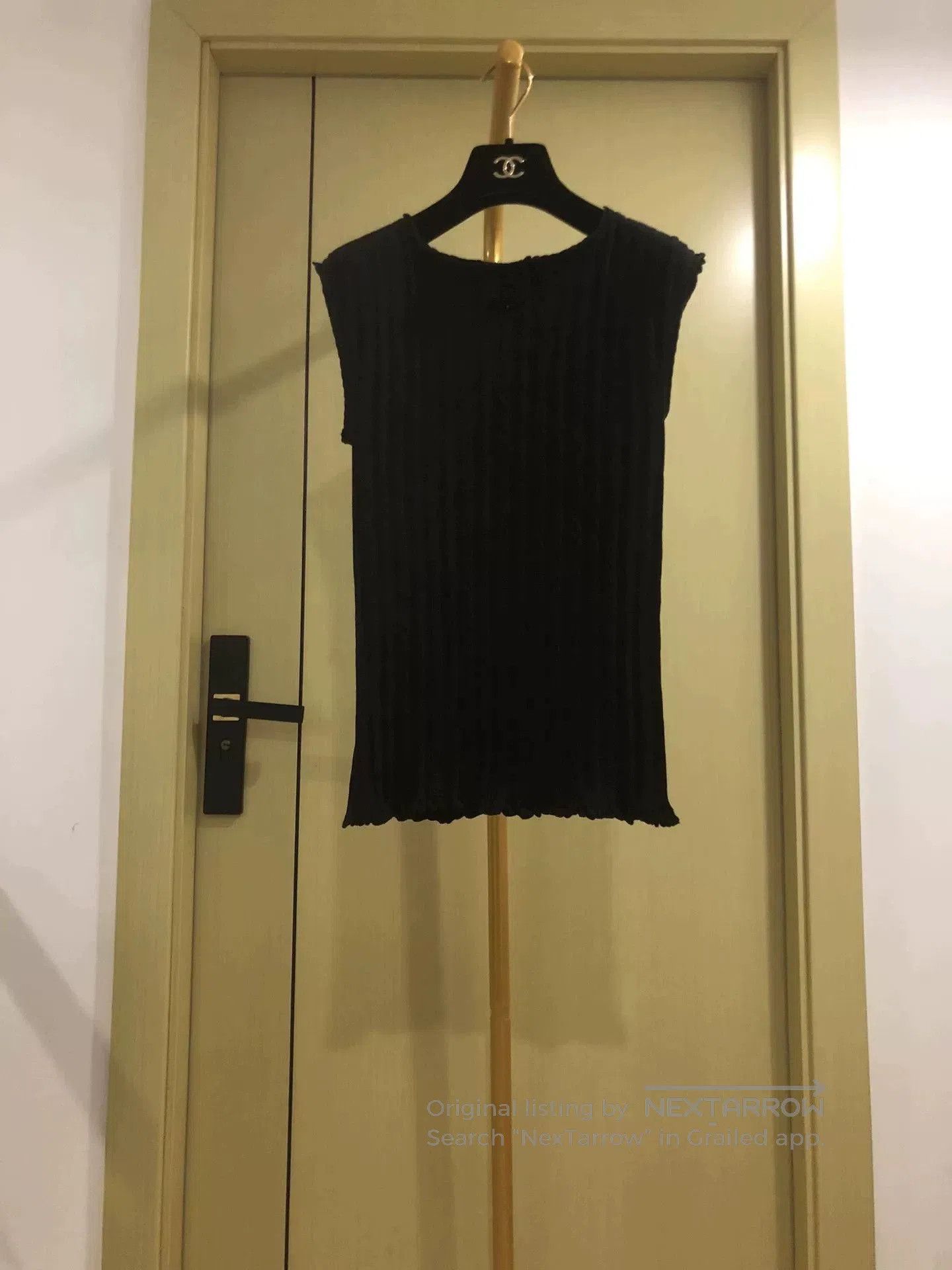 Chanel Chanel Black Sleeveless Knit Tank Top. Size S / US 4 / IT 40 - 1 Thumbnail