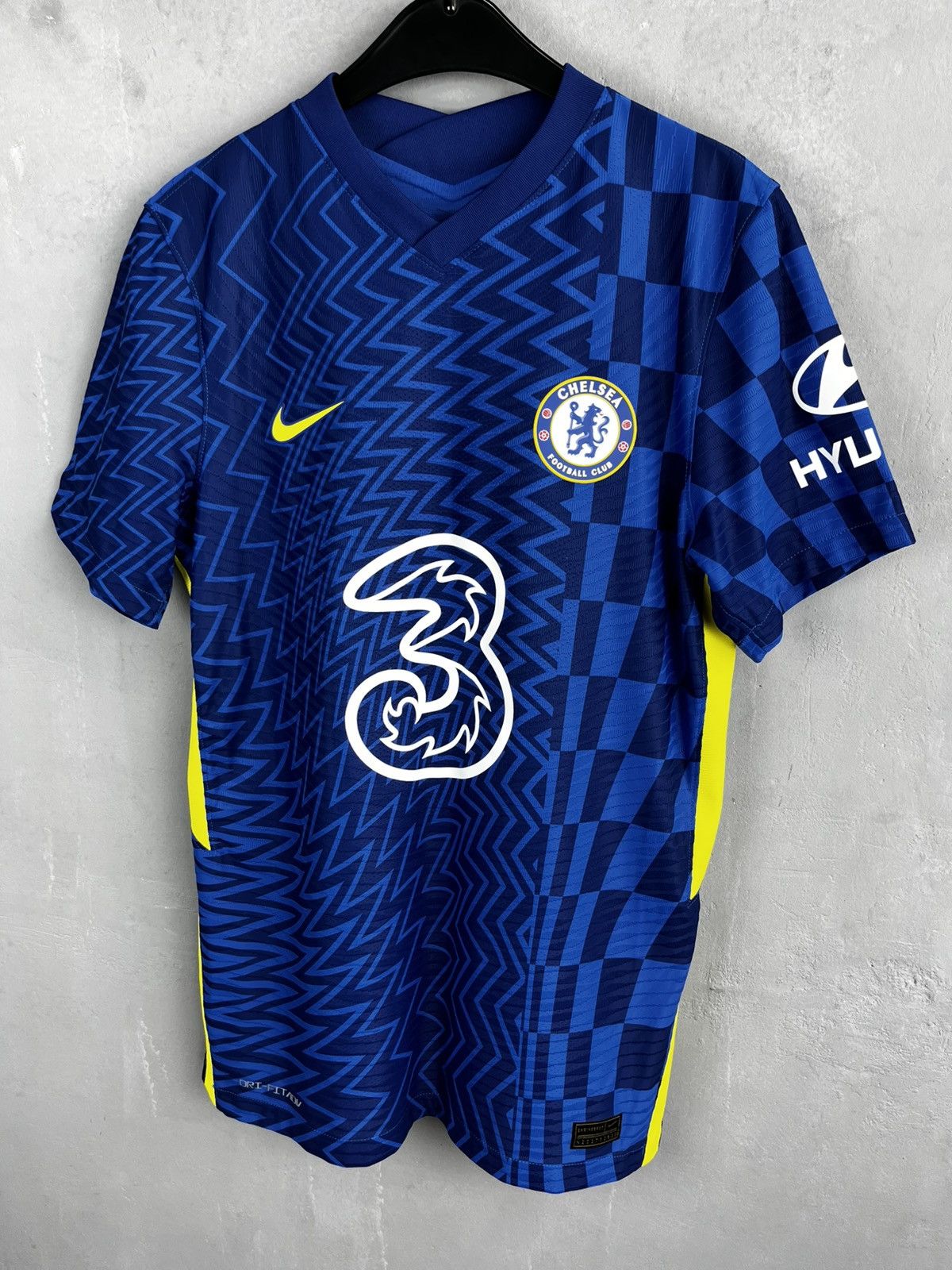 Chelsea Soccer Christian Pulisic Chelsea Nike Soccer Hyundai Jersey l Size US M / EU 48-50 / 2 - 1 Thumbnail