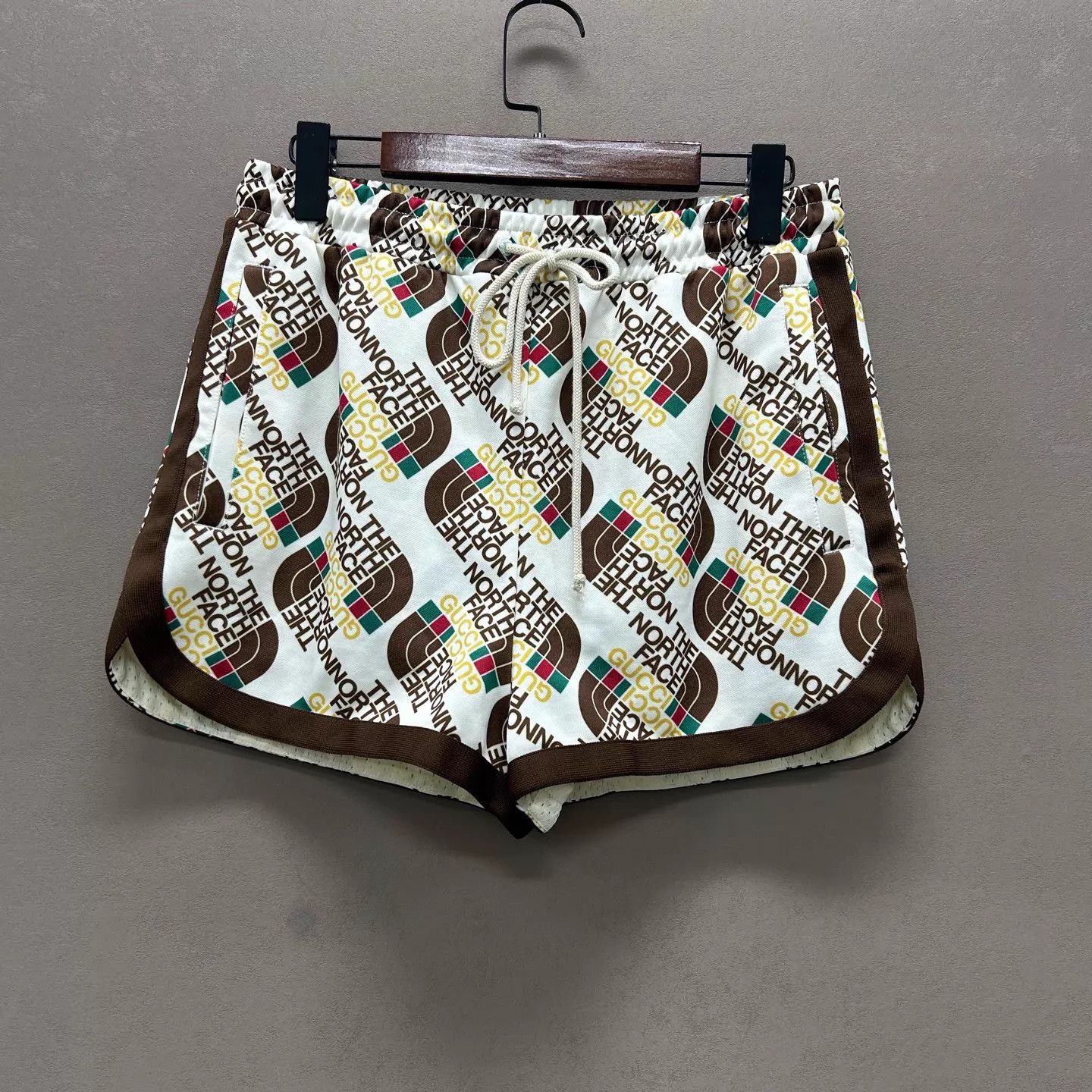 Gucci Gucci x TNF Allover Print Casual Short M New w/tags Size 27" / US 4 / IT 40 - 1 Thumbnail