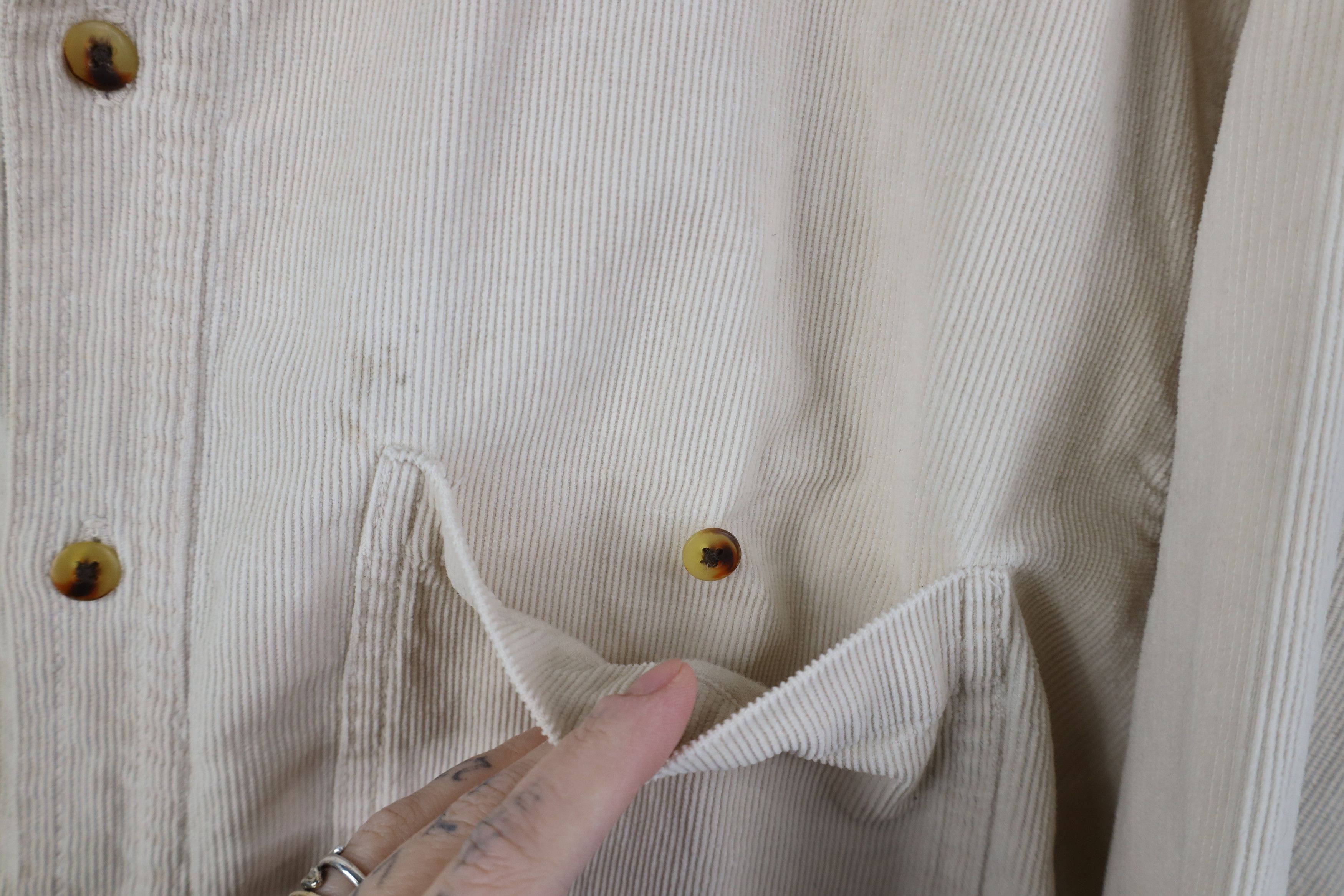Vintage Vintage 90s Streetwear Corduroy Button Down Shirt Beige Size US L / EU 52-54 / 3 - 6 Thumbnail