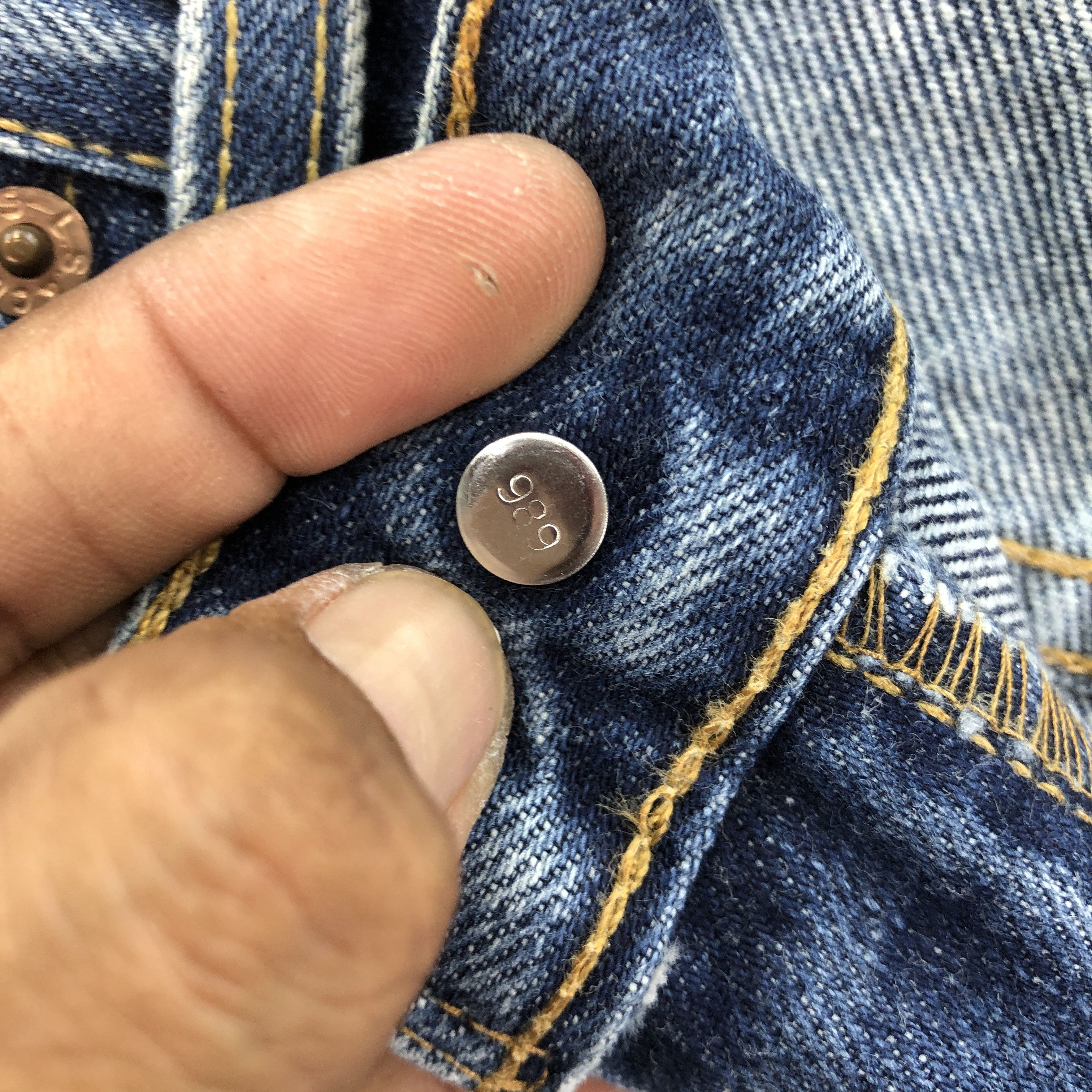 Levi's Vintage Levis 505 Dirty Jeans Levi's Faded Stonewash Denim Size US 32 / EU 48 - 7 Thumbnail