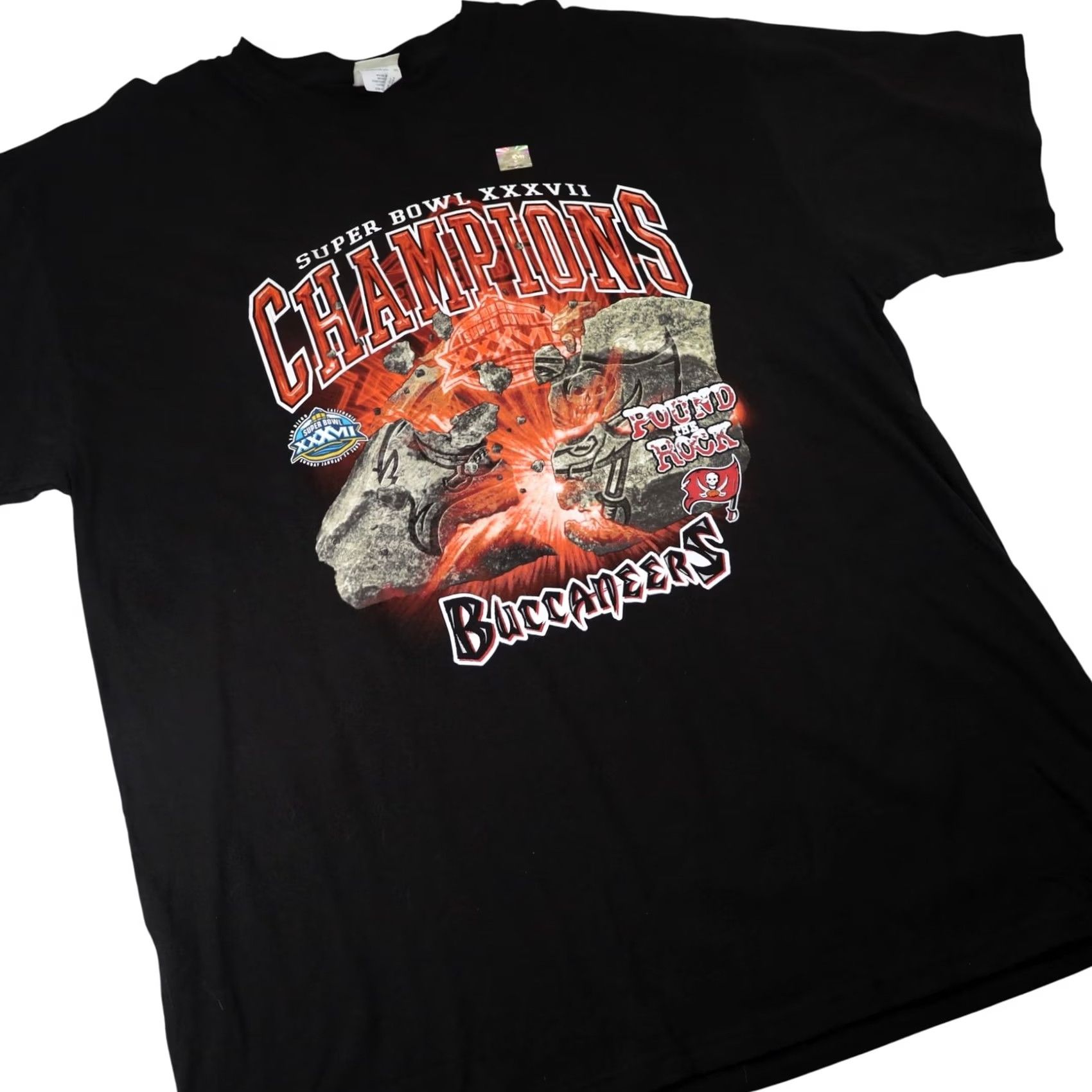 NFL VINTAGE NFL Buccaneers Super Bowl XXXVII Champions Graphic T Shirt Men 2XL Black Shirts Mens Size US XXL / EU 58 / 5 - 3 Thumbnail