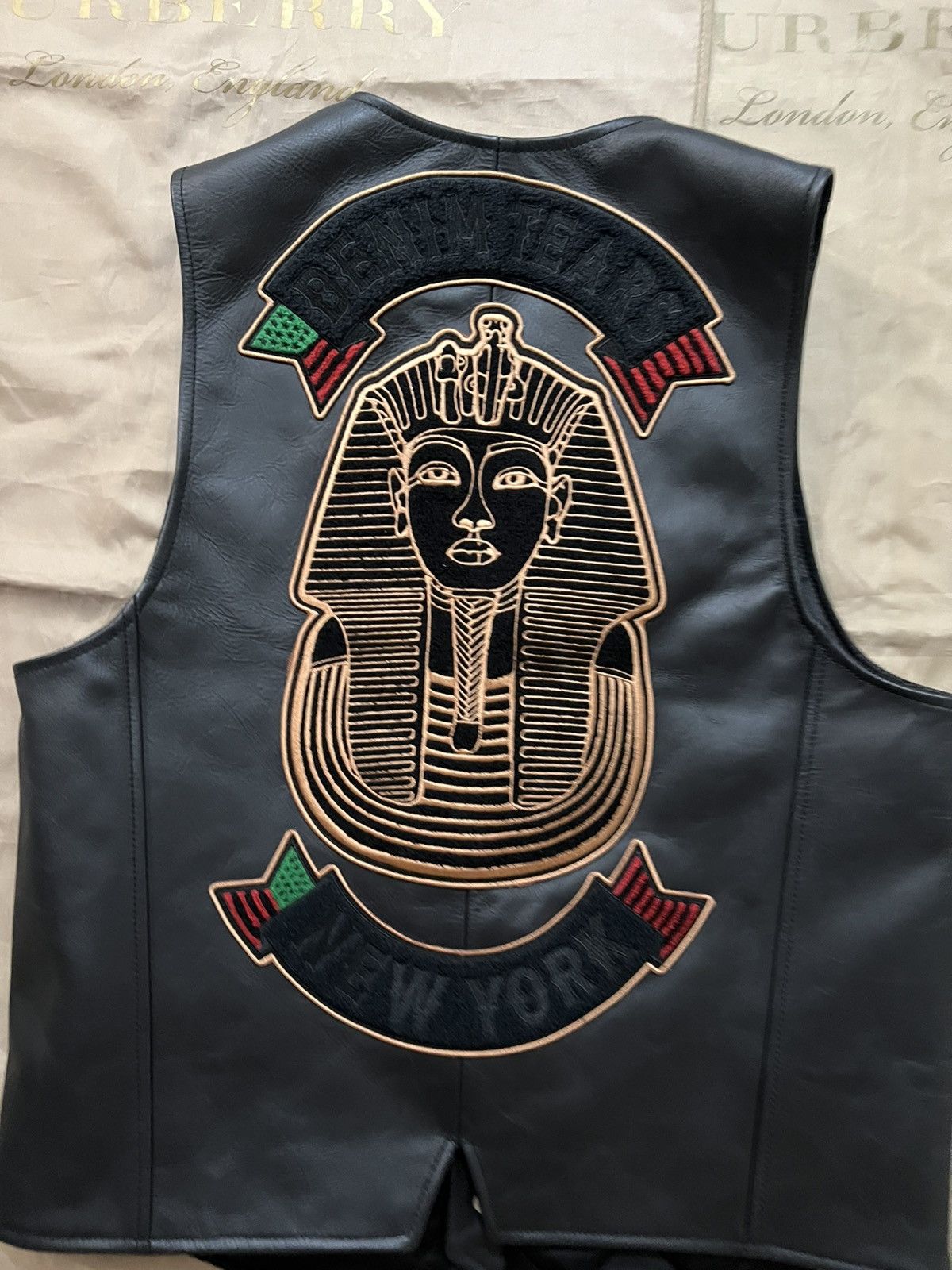 DENIM TEARS × Levi's LEVI'S® X DENIM TEARS TRACY'S KING TUT VEST size M Size US M / EU 48-50 / 2 - 6 Thumbnail