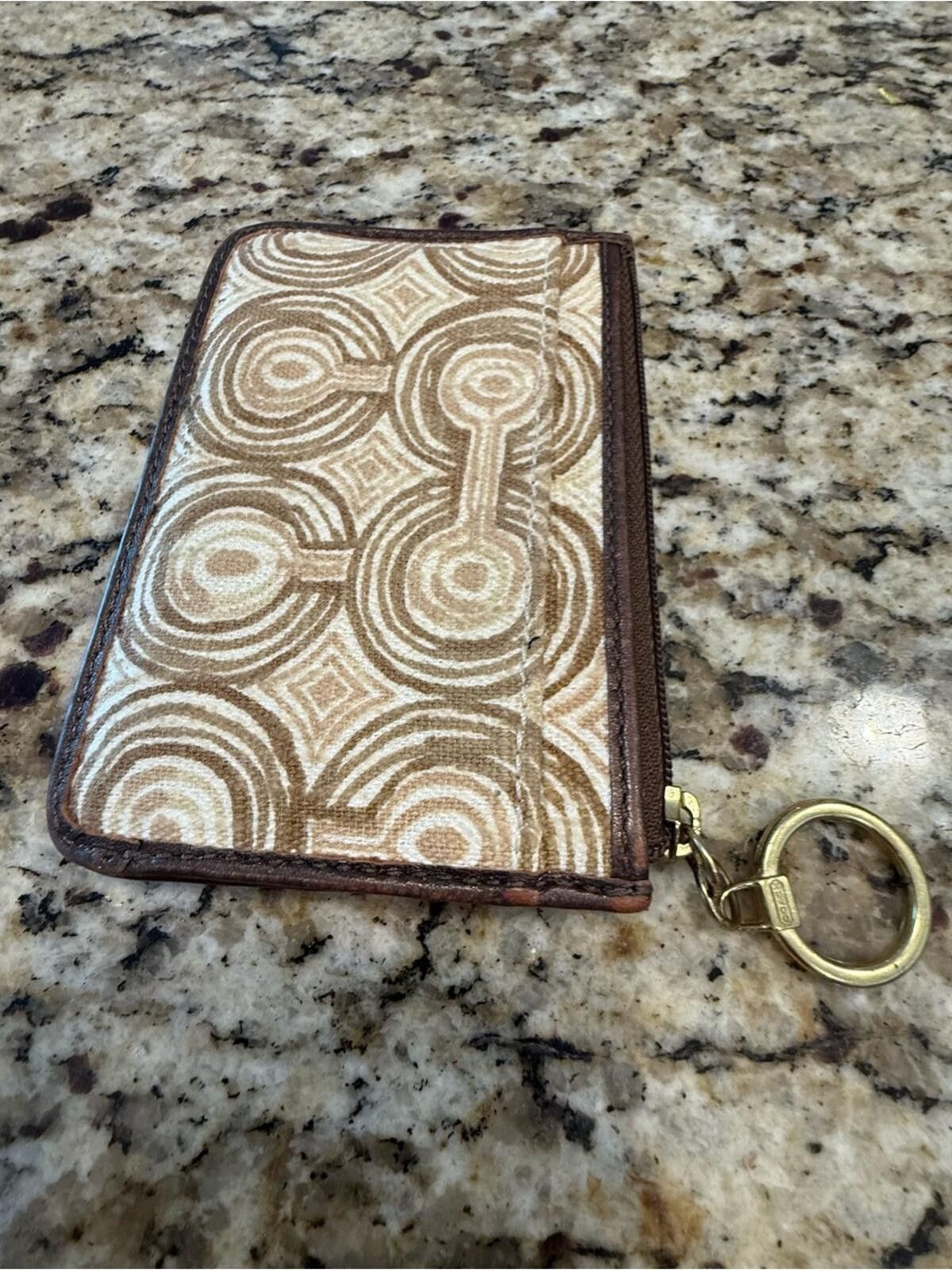 Other Wristlet with keychain swirled tan cream brown zip closure Size ONE SIZE - 4 Thumbnail