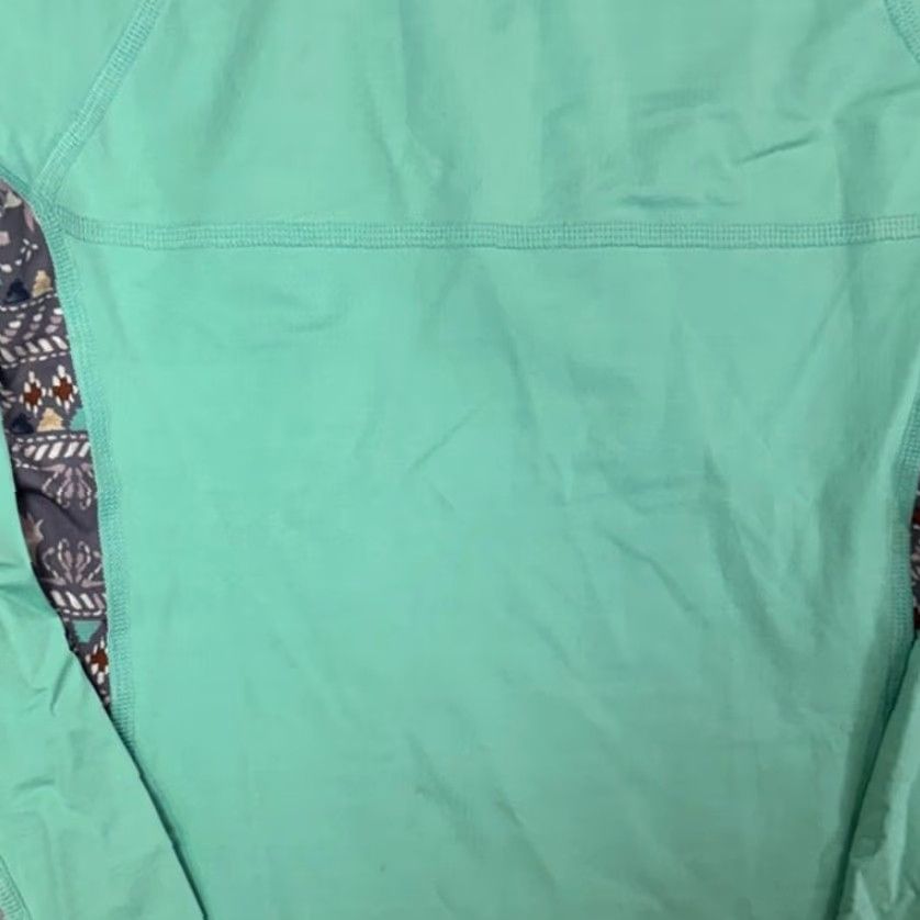 Patagonia VINTAGE Women's Patagonia Short-Sleeved Micro Swell Rashguard Swim Top Size S Green Size S / US 4 / IT 40 - 5 Thumbnail