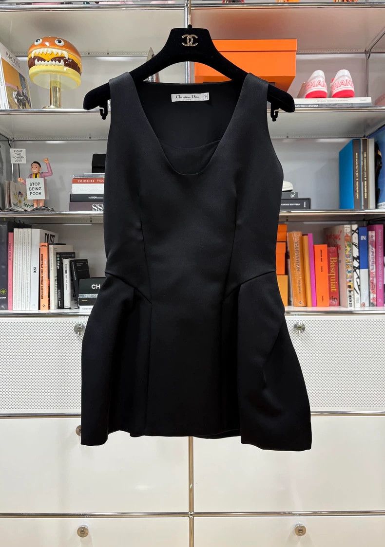 Chanel Chanel Mulberry silk three-dimensional cut black short sma Size XS / US 0-2 / IT 36-38 - 1 Thumbnail