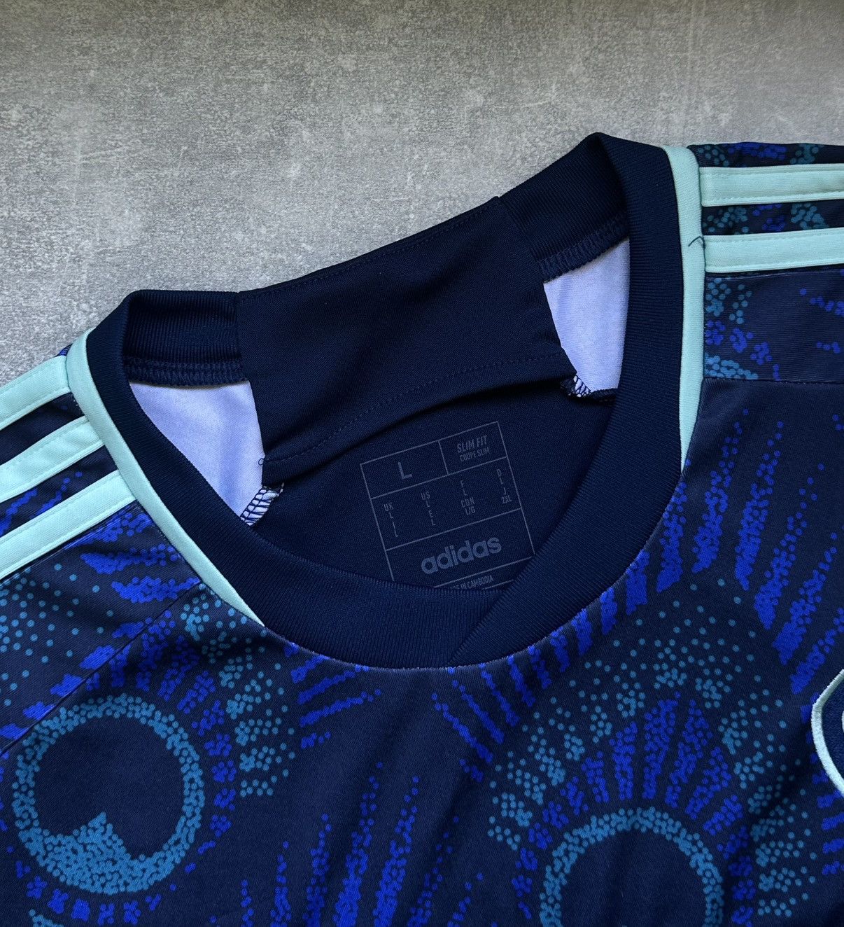 Adidas Adidas Leeds United Away Shirt Size L Boxt Soccer Jersey Size US L / EU 52-54 / 3 - 6 Thumbnail