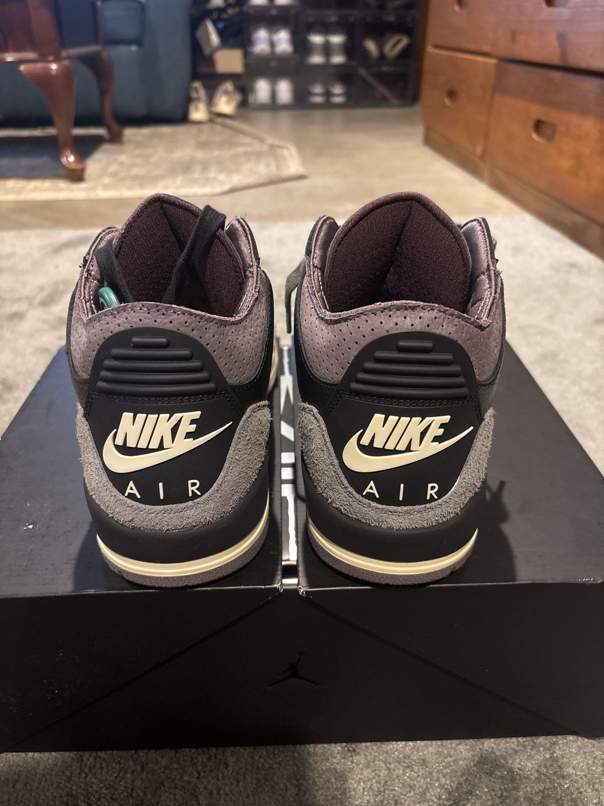 A Ma Maniere × Jordan Brand Jordan 3 A Ma Maniere Size 11M 12.5W Size US 11 / EU 44 - 4 Thumbnail