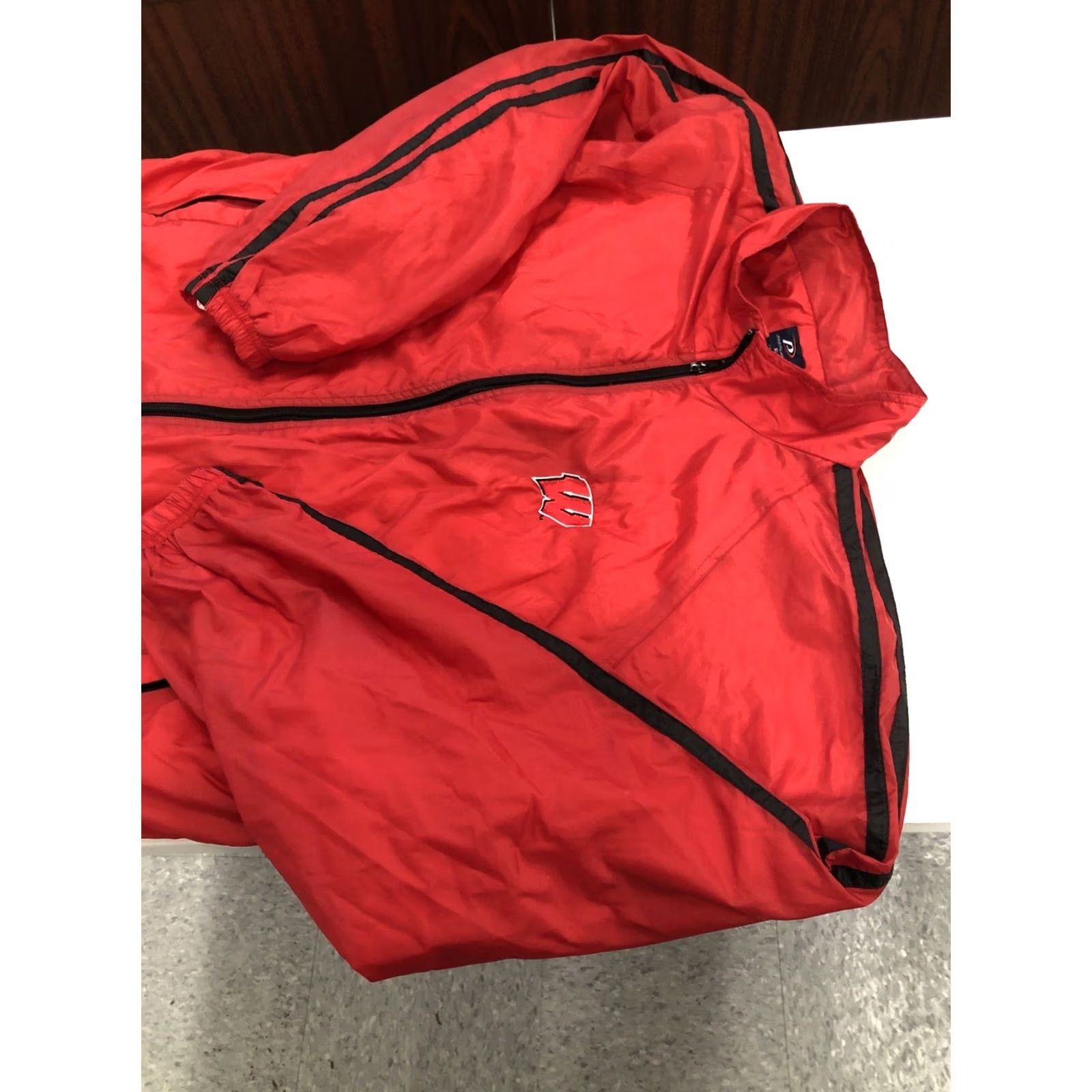 Pro Player VINTAGE Pro-player WISCONSIN BADGERS XL RED LIGHT LINED ZIP JACKET WINDBREAKER Size US XL / EU 56 / 4 - 6 Thumbnail