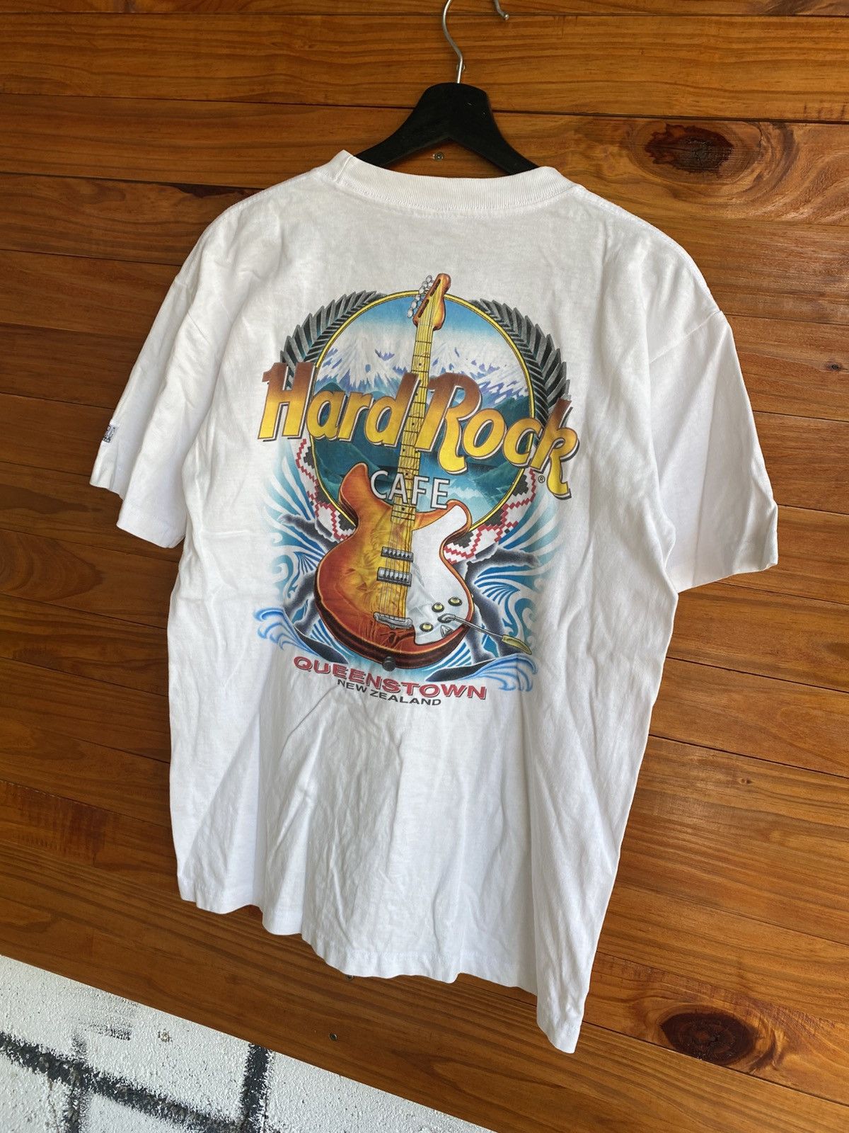 Hard Rock Cafe Vintage Hard Rock Cafe Queenstown New Zealand White Graphic Size US S / EU 44-46 / 1 - 4 Thumbnail