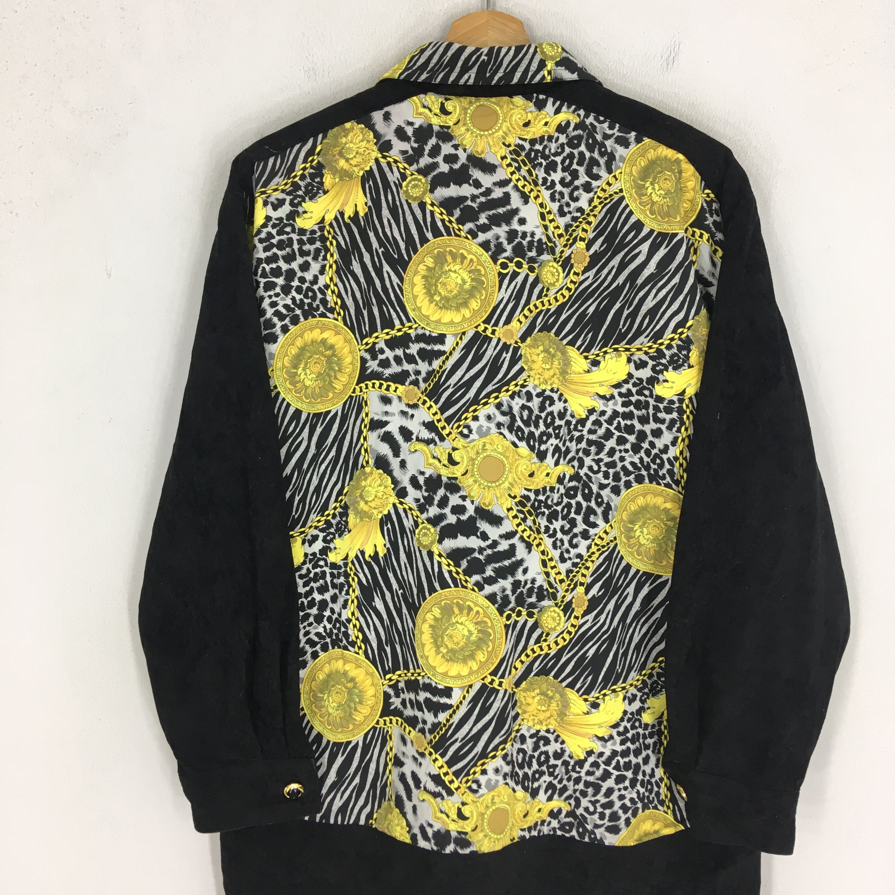 Japanese Brand Vintage 90's Retro Novelty Baroque Casual Gold Chain Luxury Size US L / EU 52-54 / 3 - 7 Thumbnail