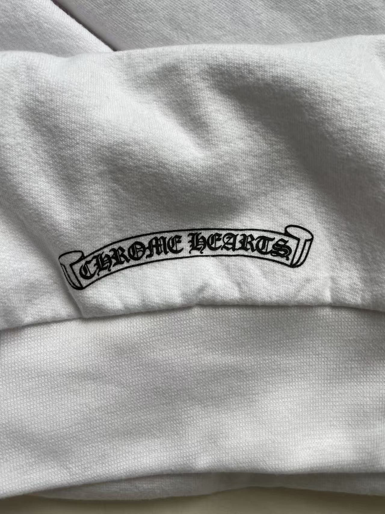Chrome Hearts Chrome Hearts Vertical Logo White Pullover Hoodie Size US L / EU 52-54 / 3 - 9 Thumbnail