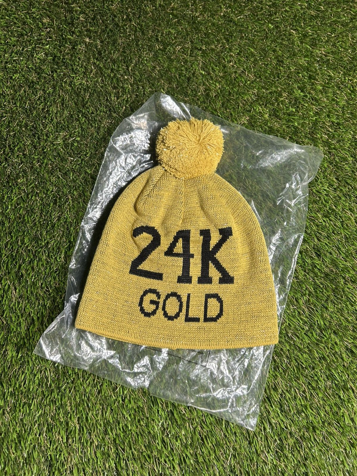 Supreme Supreme 24K Gold Fuzzy Beanie Size ONE SIZE - 1 Thumbnail