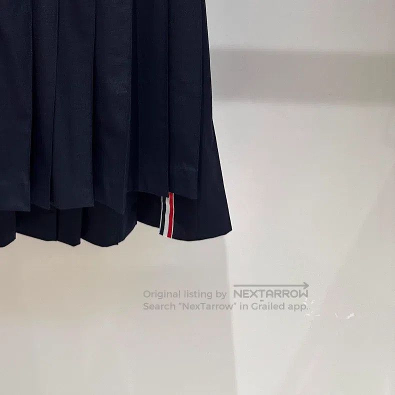 Thom Browne Thom Browne Classic Pleated Skirt in Dark Blue with Gold B Size 25" / US 0 / IT 36 - 3 Thumbnail